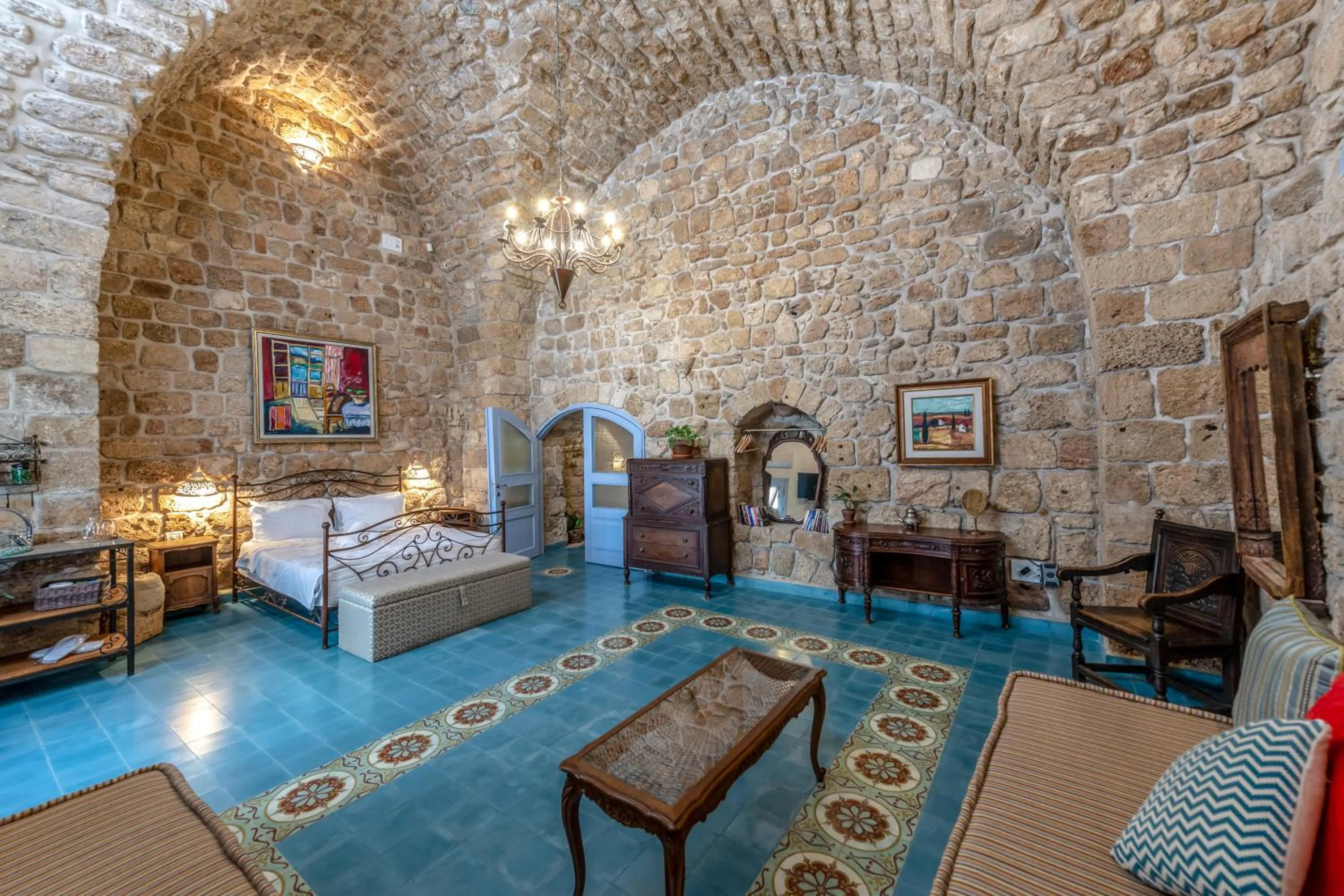 Photo of the whole room, Bed in Arabesque Arts & Residency