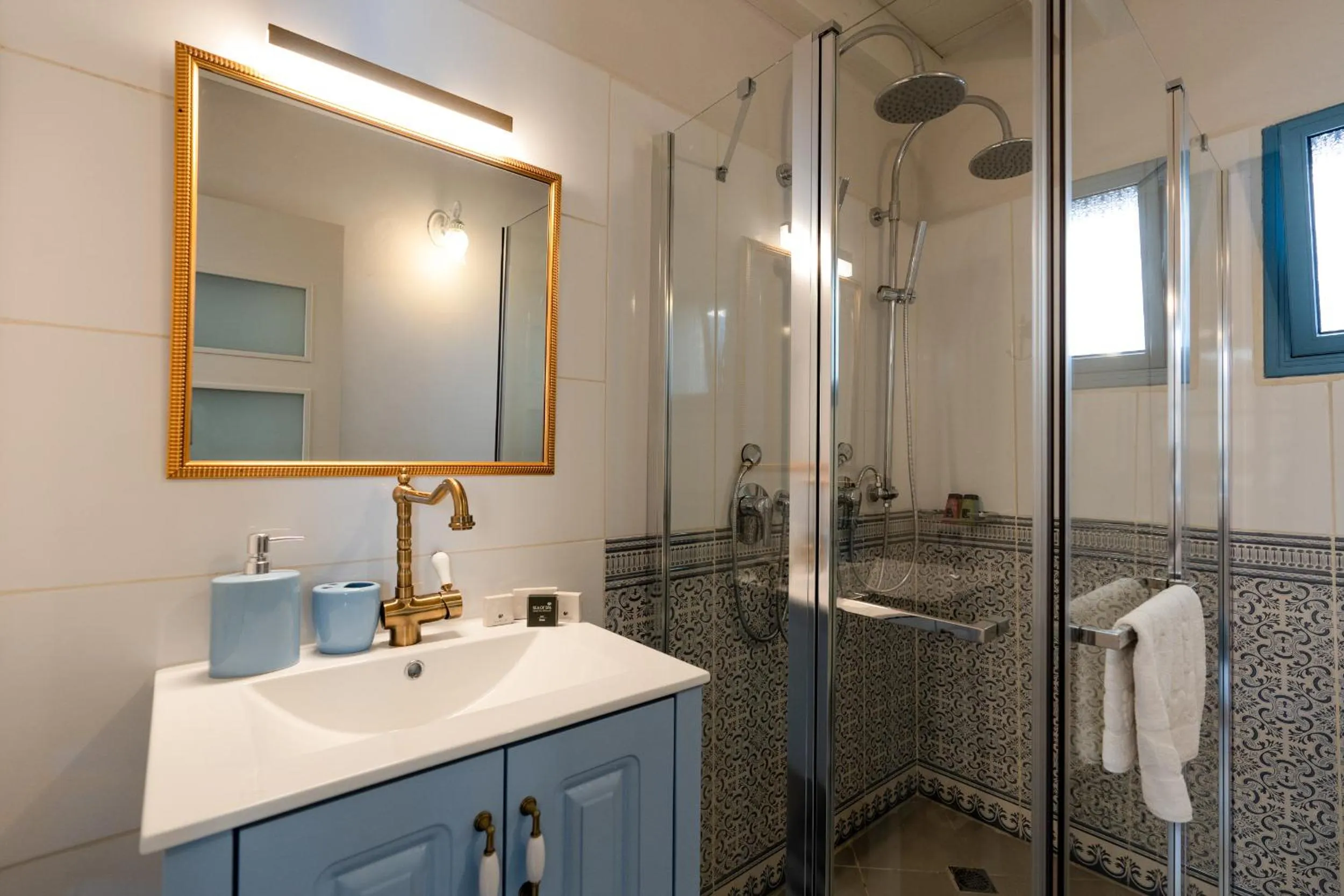 Shower in Arabesque Arts & Residency