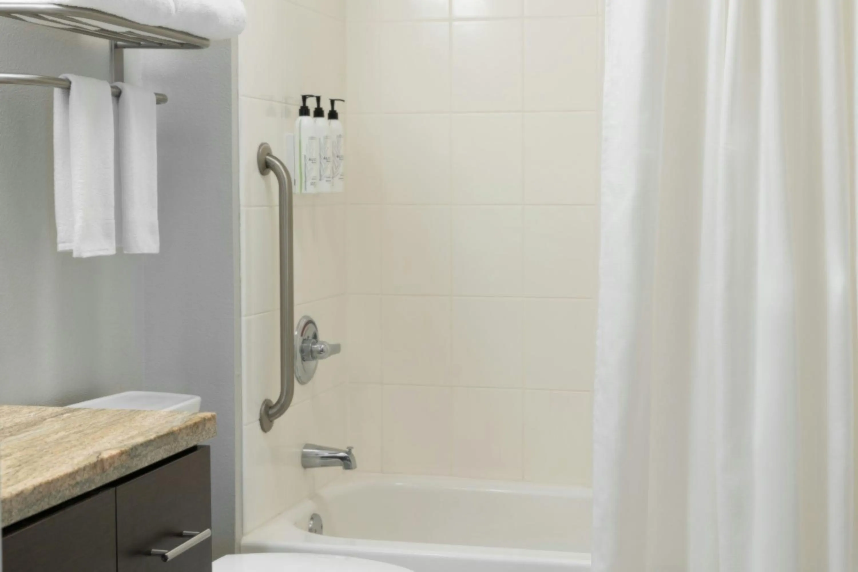 Bathroom in TownePlace Suites by Marriott Sacramento Roseville