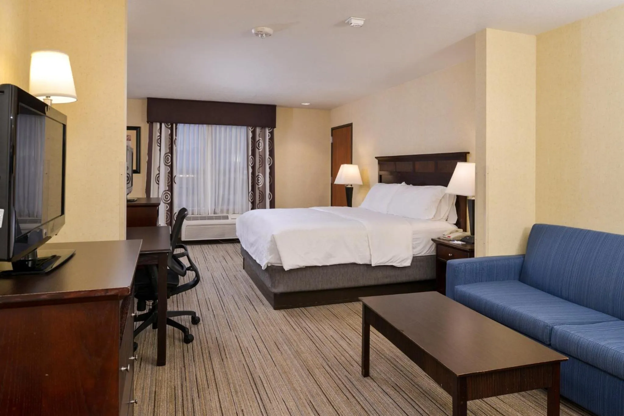 Photo of the whole room, Bed in Holiday Inn Express & Suites Nampa - Idaho Center by IHG