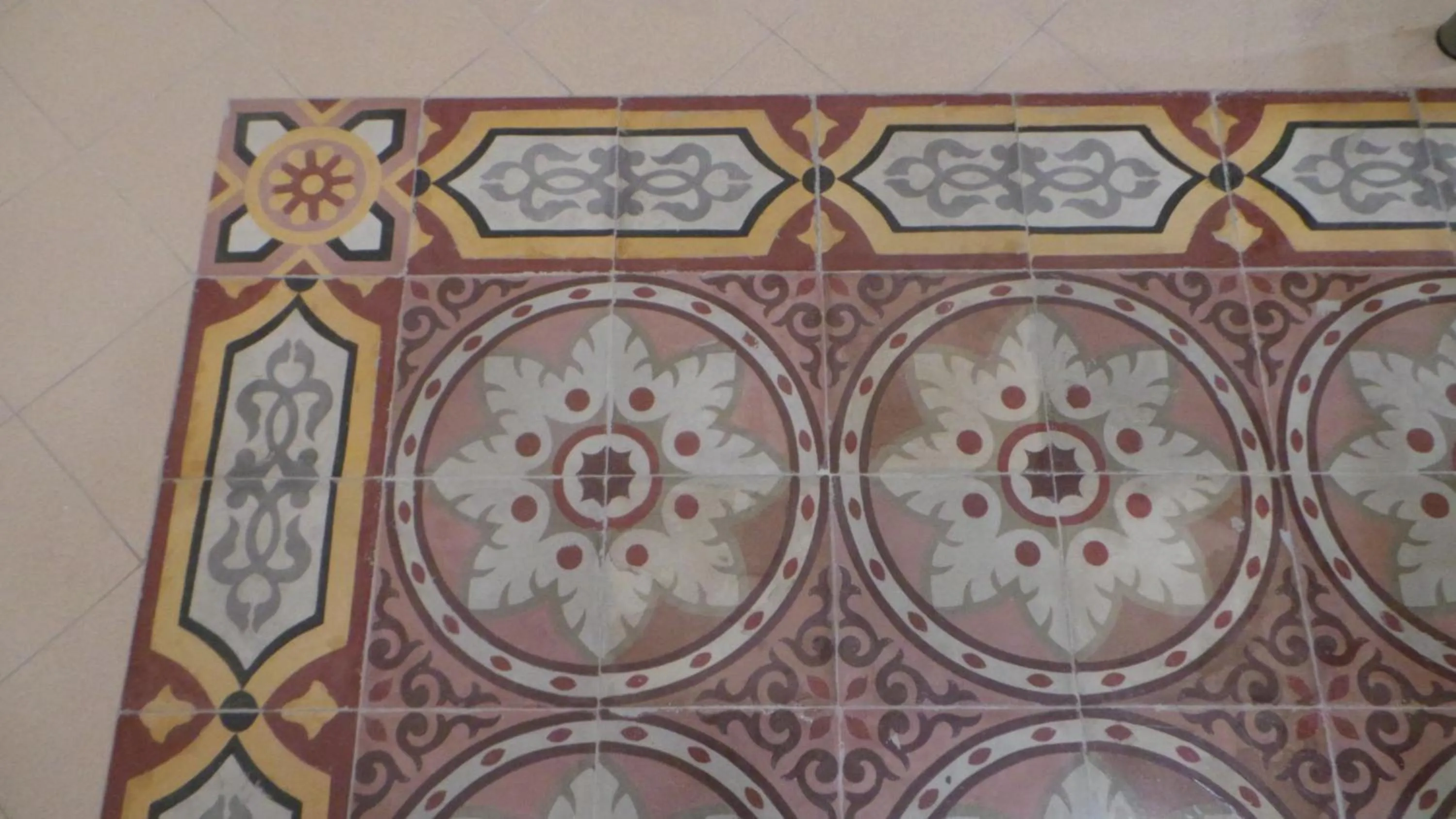 Decorative detail in Oasi Ottocento