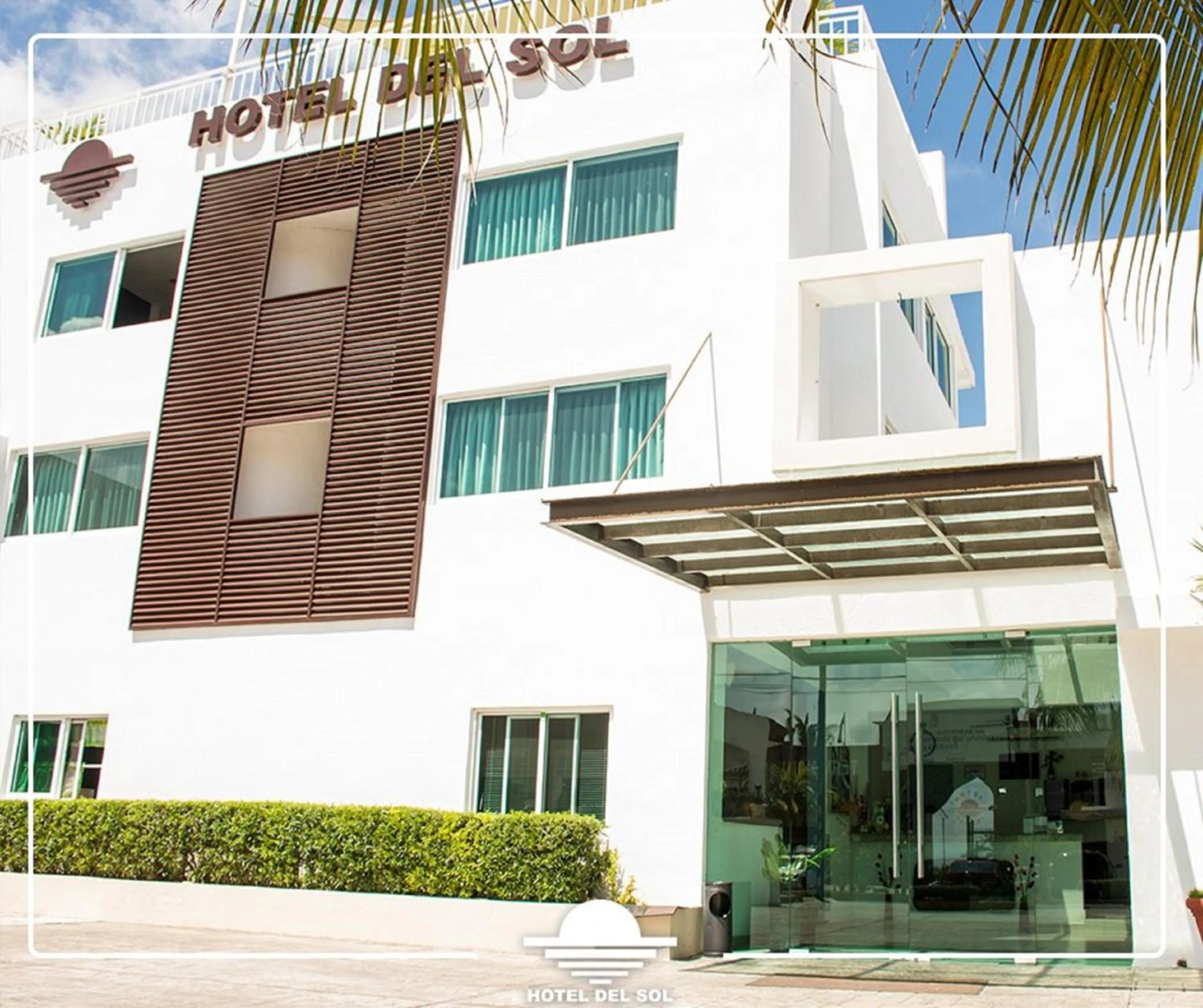 Facade/entrance in Hotel Del Sol