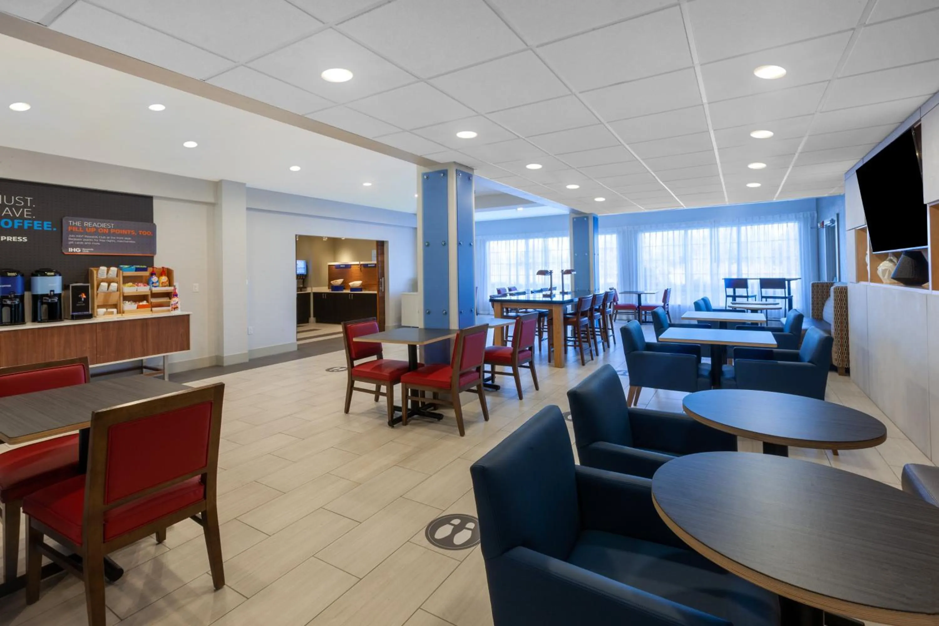 Breakfast in Holiday Inn Express Hotel & Suites Woodhaven by IHG