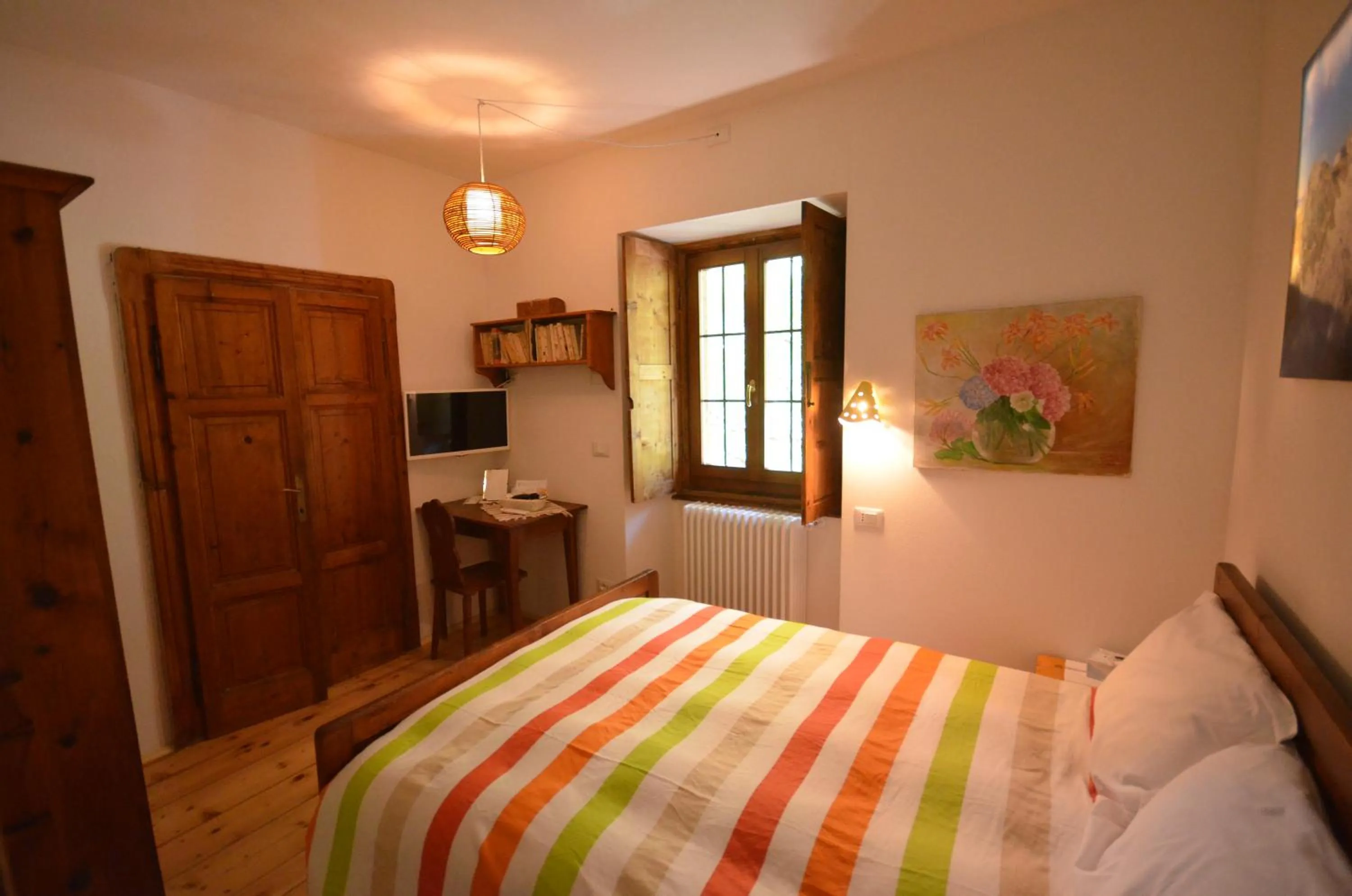 Photo of the whole room in Il Cortese