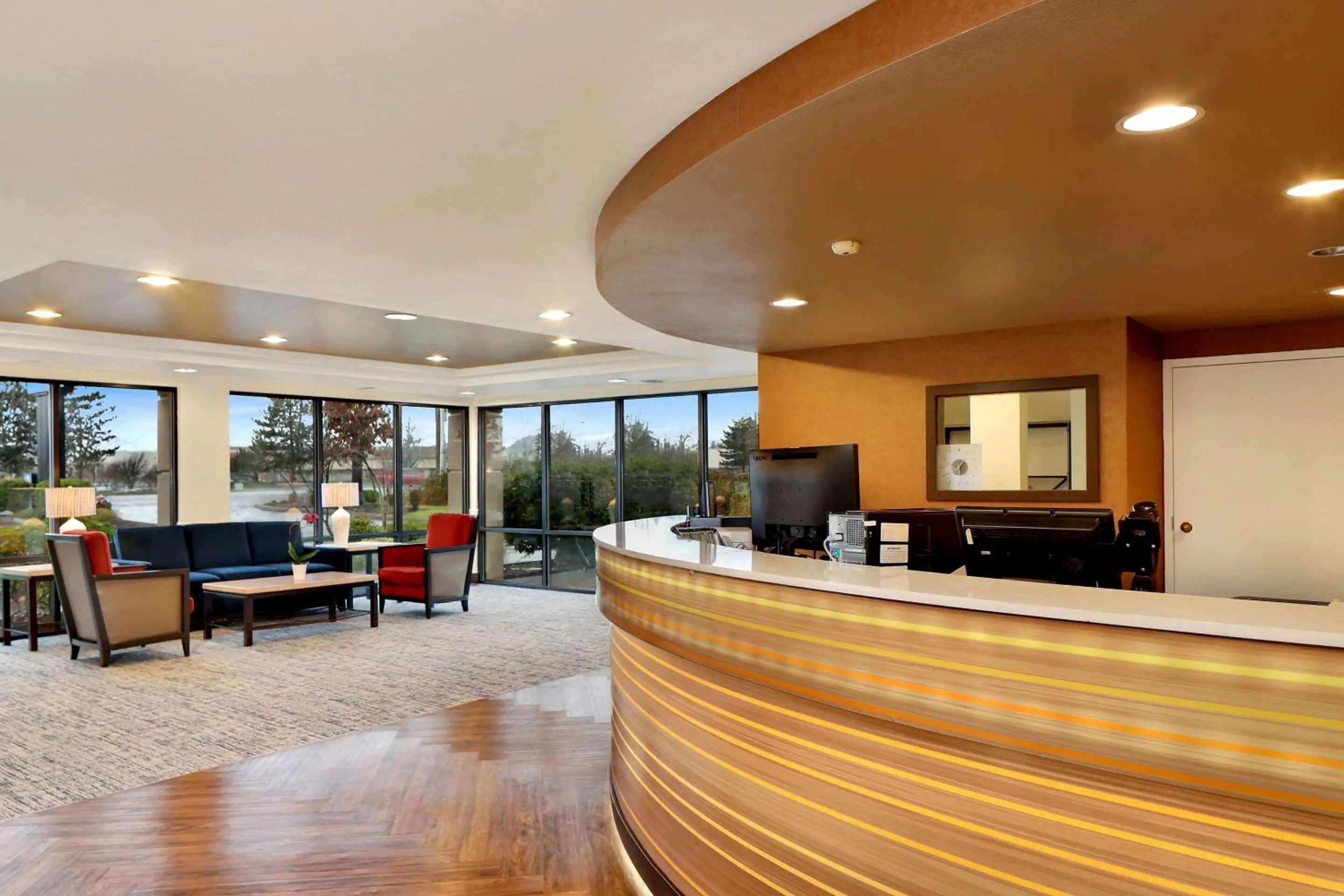 Lobby or reception in Comfort Inn Bellingham