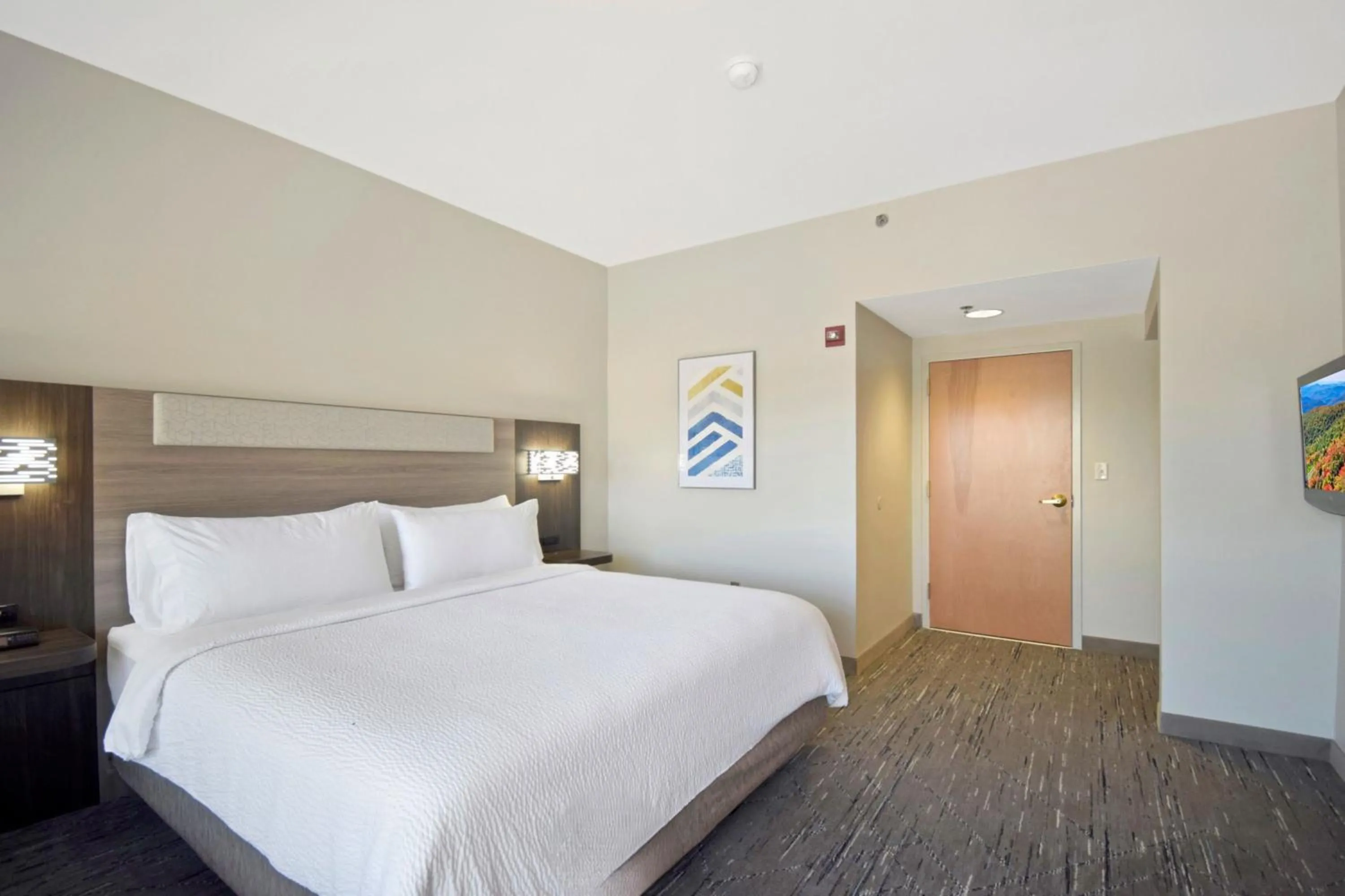 Photo of the whole room, Bed in Holiday Inn Express Boone by IHG