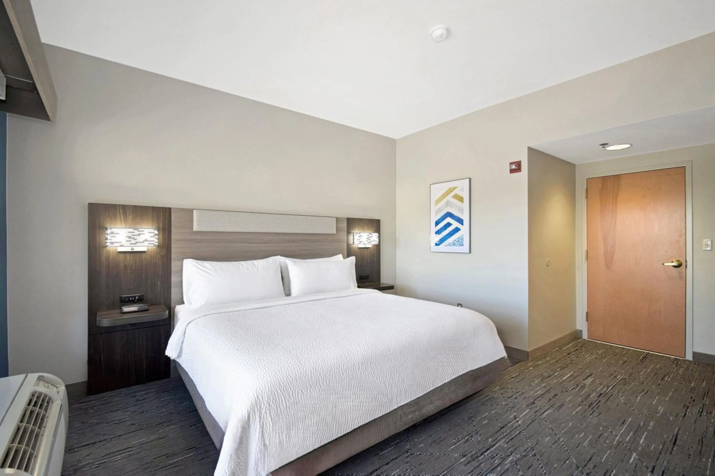 Photo of the whole room, Bed in Holiday Inn Express Boone by IHG