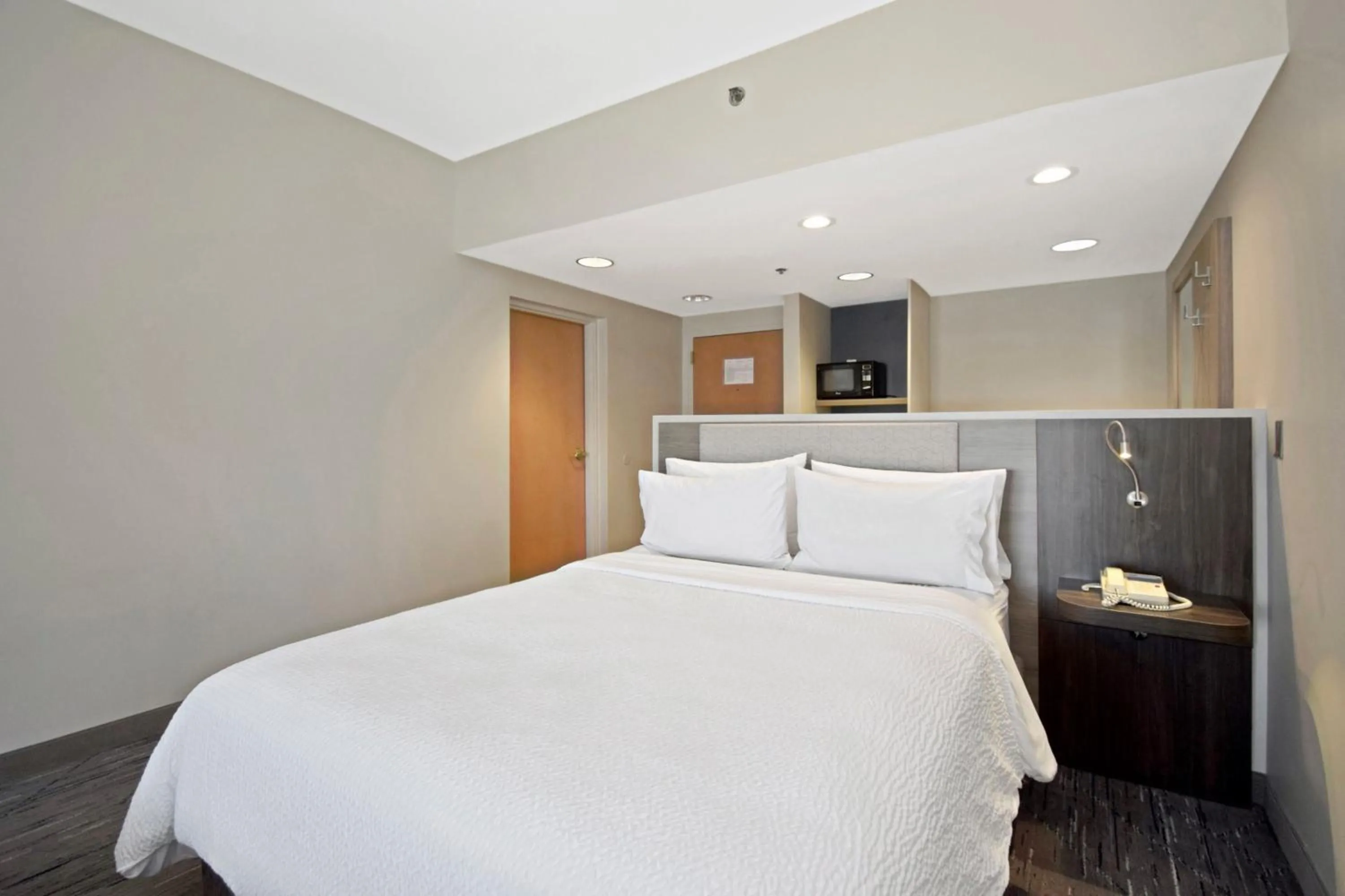 Photo of the whole room, Bed in Holiday Inn Express Boone by IHG