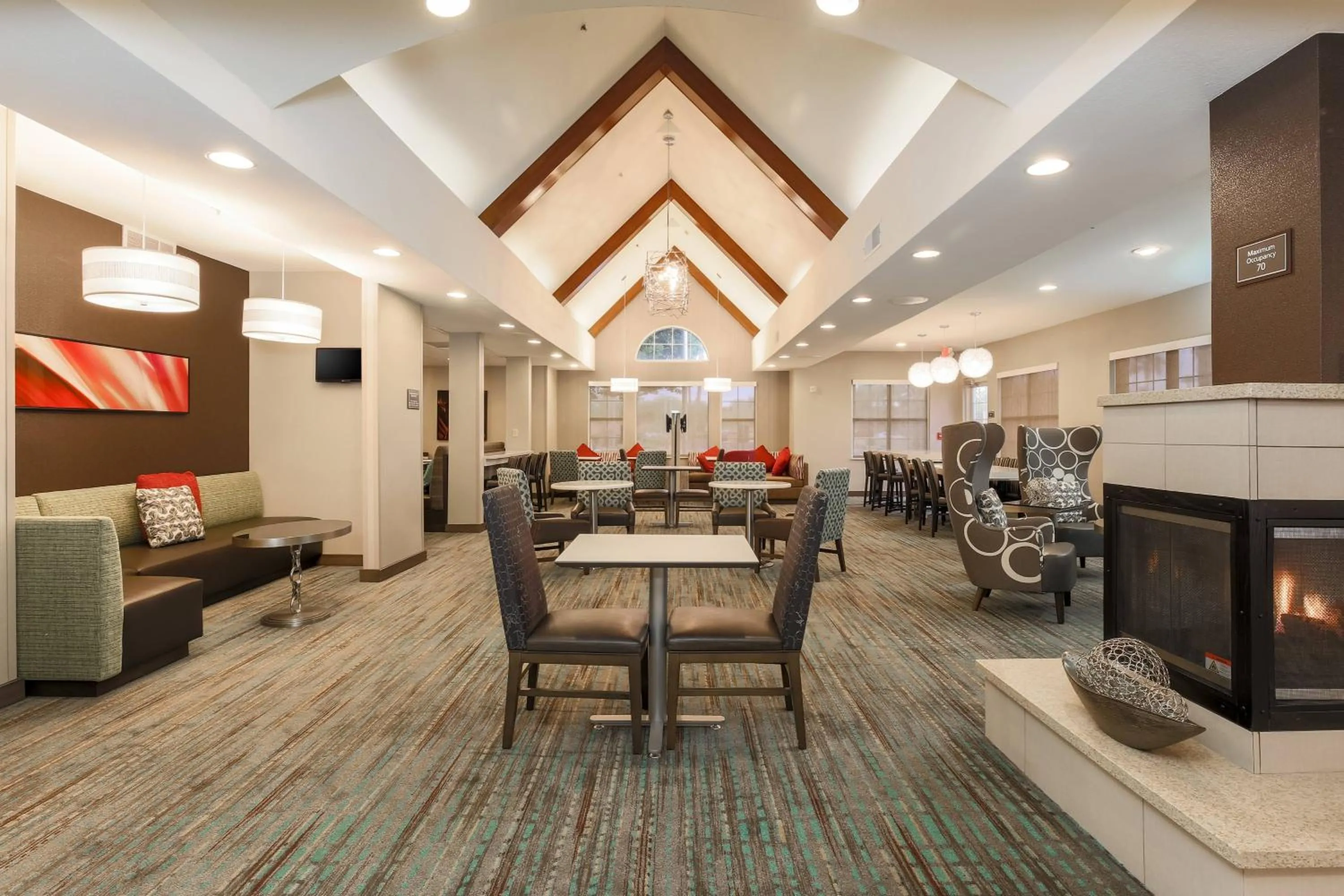 Restaurant/places to eat in Residence Inn Phoenix Chandler/Fashion Center