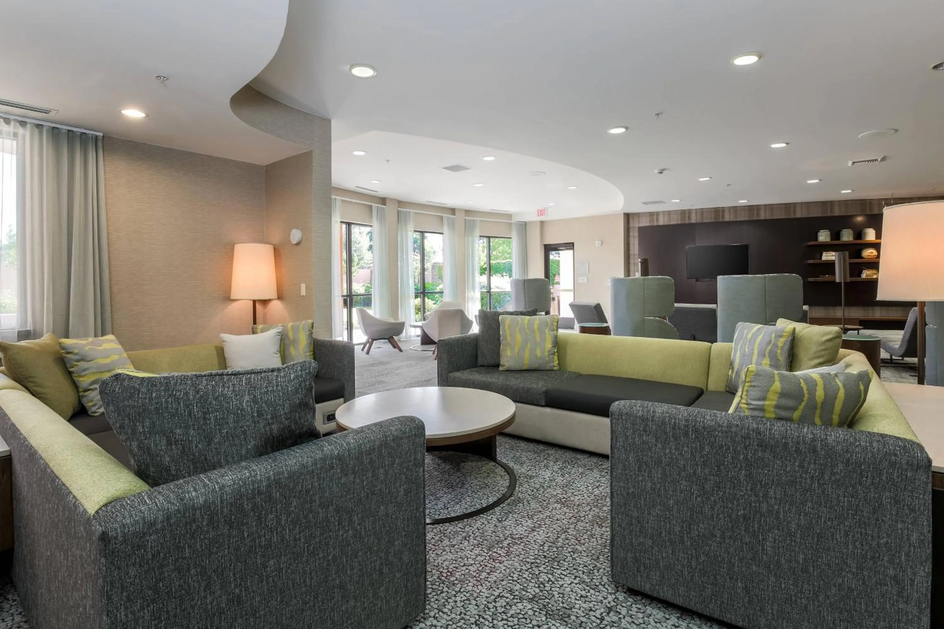 Lobby or reception in Courtyard by Marriott Roseville Galleria Mall/Creekside Ridge Drive