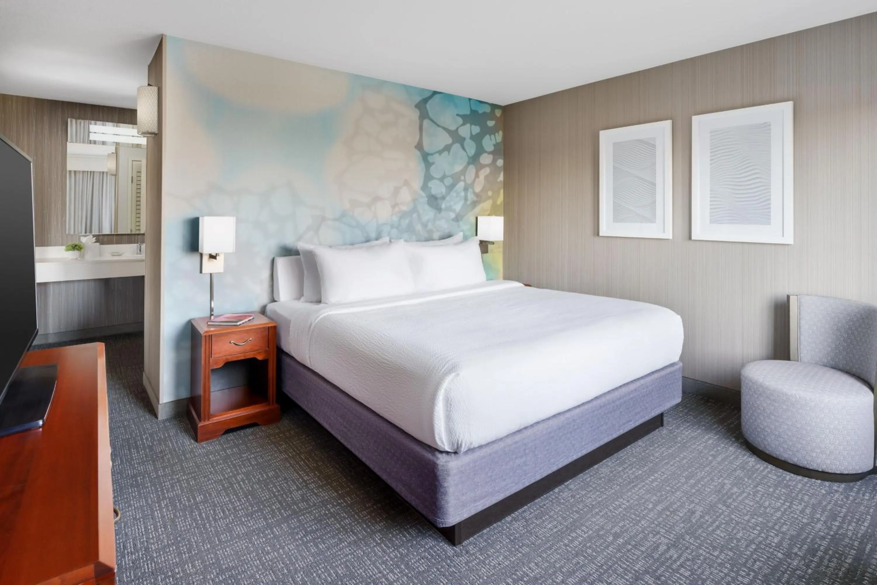 Bedroom, Bed in Courtyard by Marriott Roseville Galleria Mall/Creekside Ridge Drive