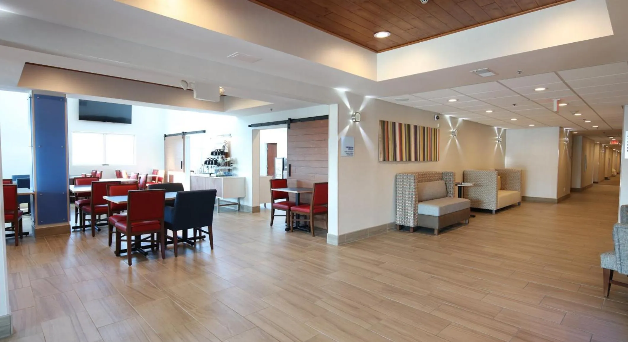 Property building in Holiday Inn Express Hotel & Suites Cincinnati Southeast Newport by IHG