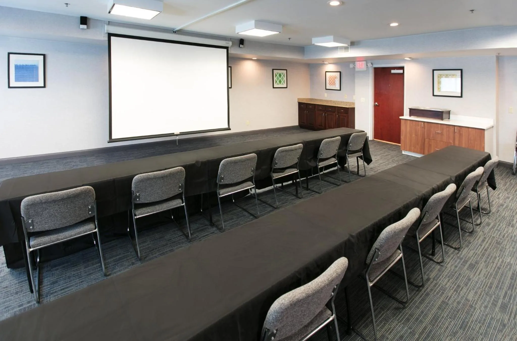 Meeting/conference room in Holiday Inn Express Hotel & Suites Cincinnati Southeast Newport by IHG