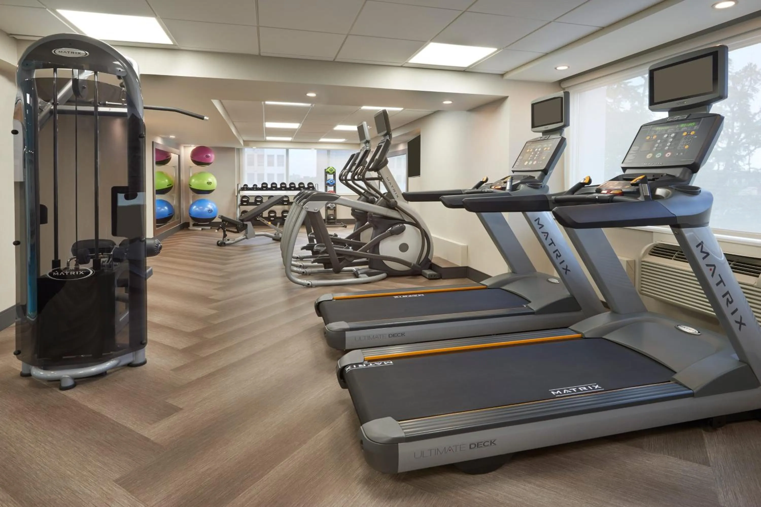 Fitness centre/facilities in Four Points by Sheraton Windsor Downtown