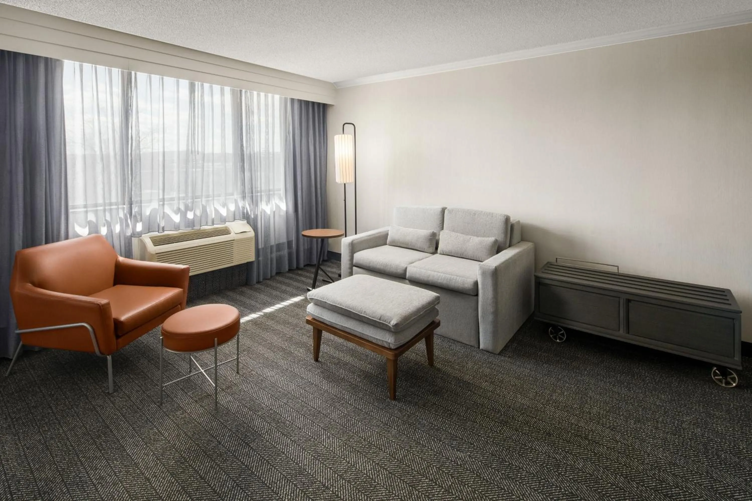 Photo of the whole room in Courtyard New Haven at Yale