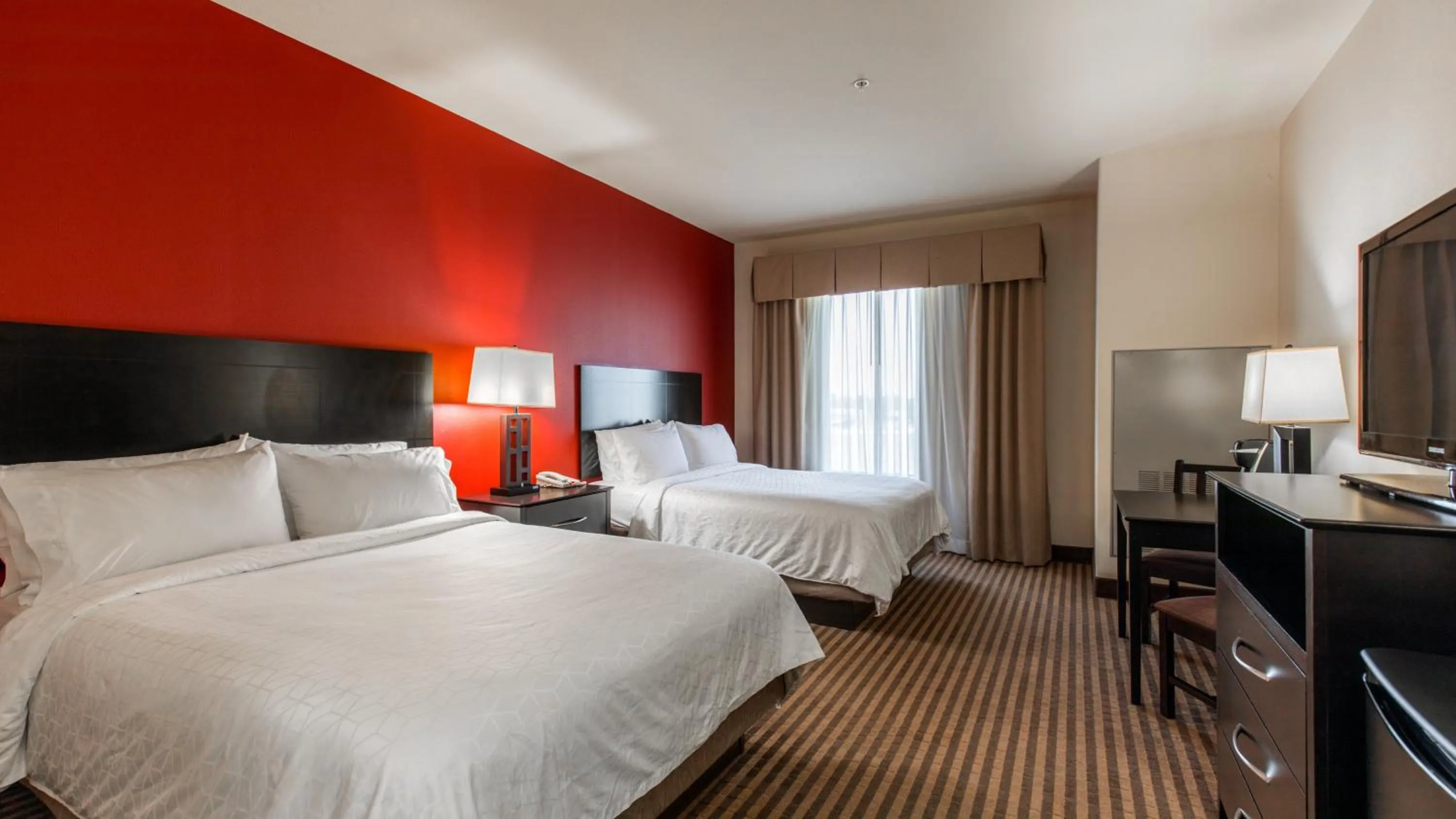Photo of the whole room, Bed in Holiday Inn Express & Suites Oklahoma City NW - Quail Springs by IHG