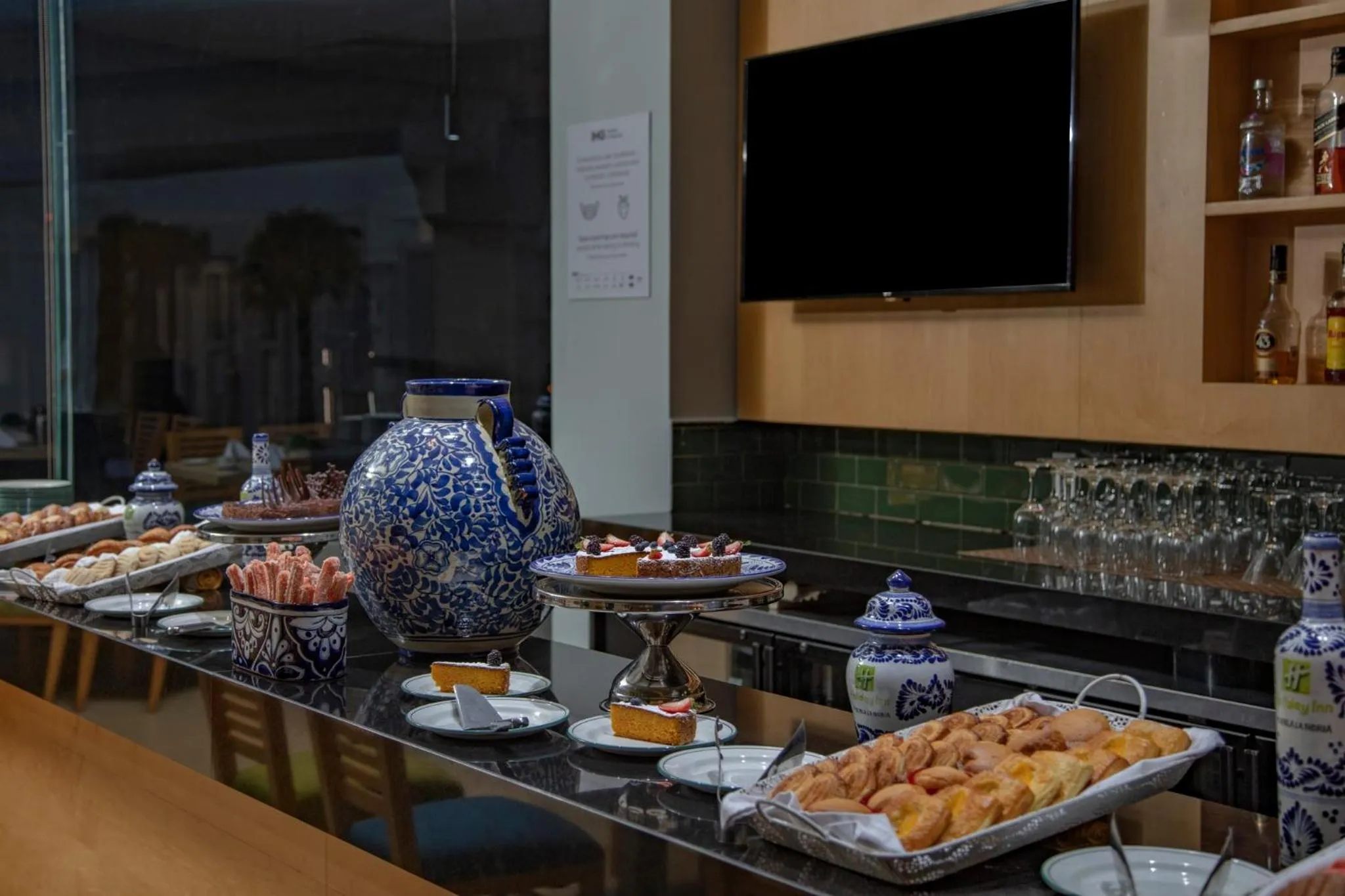 Restaurant/places to eat in Holiday Inn Puebla La Noria by IHG