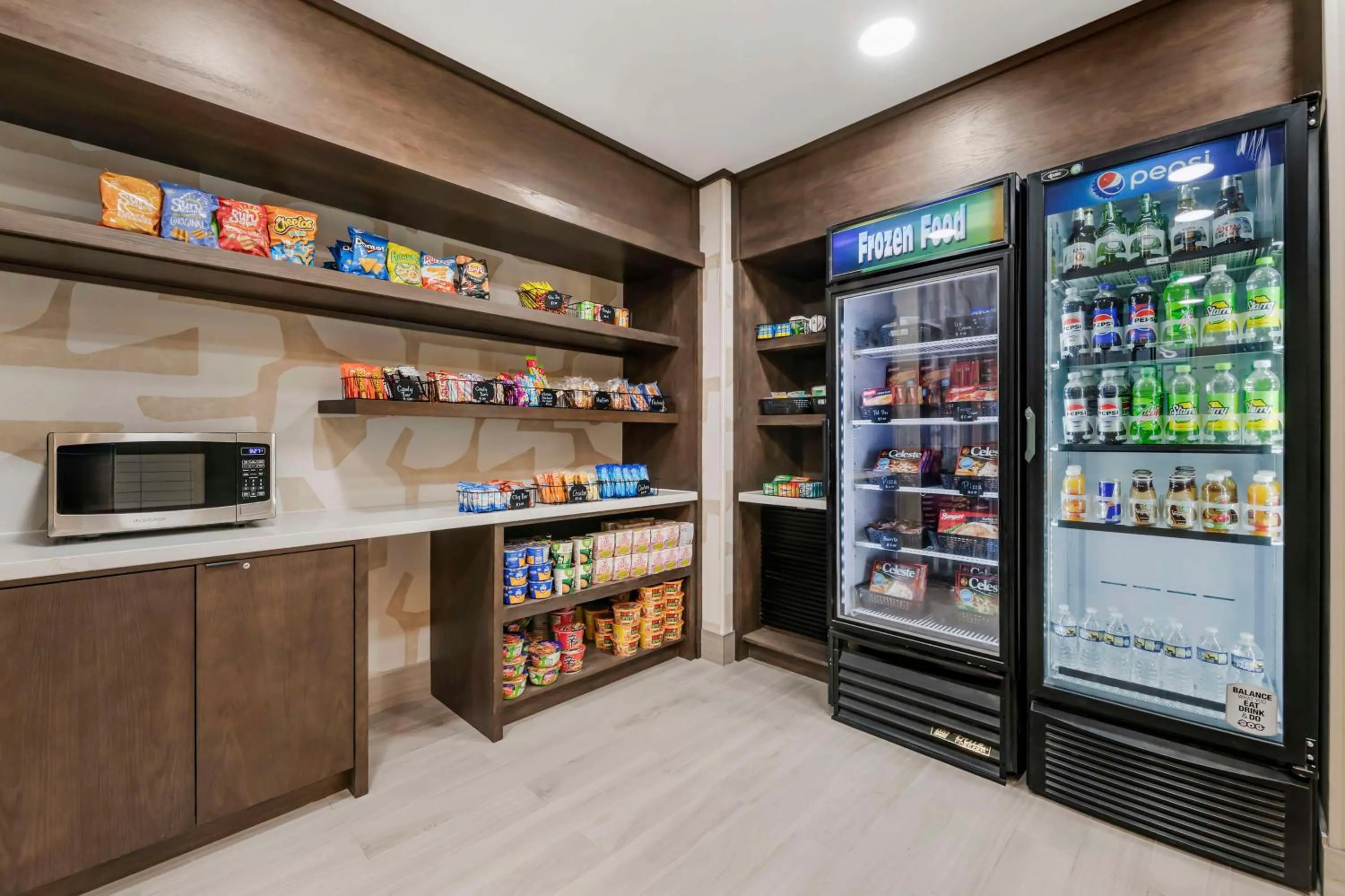 Food and drinks in Sonesta ES Suites Dulles Airport