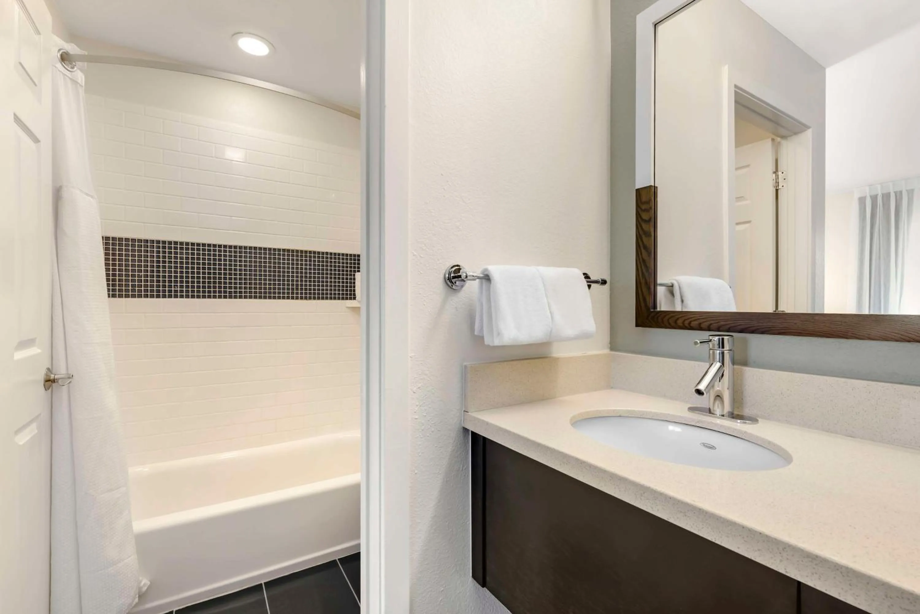 Bathroom in Sonesta ES Suites Dulles Airport