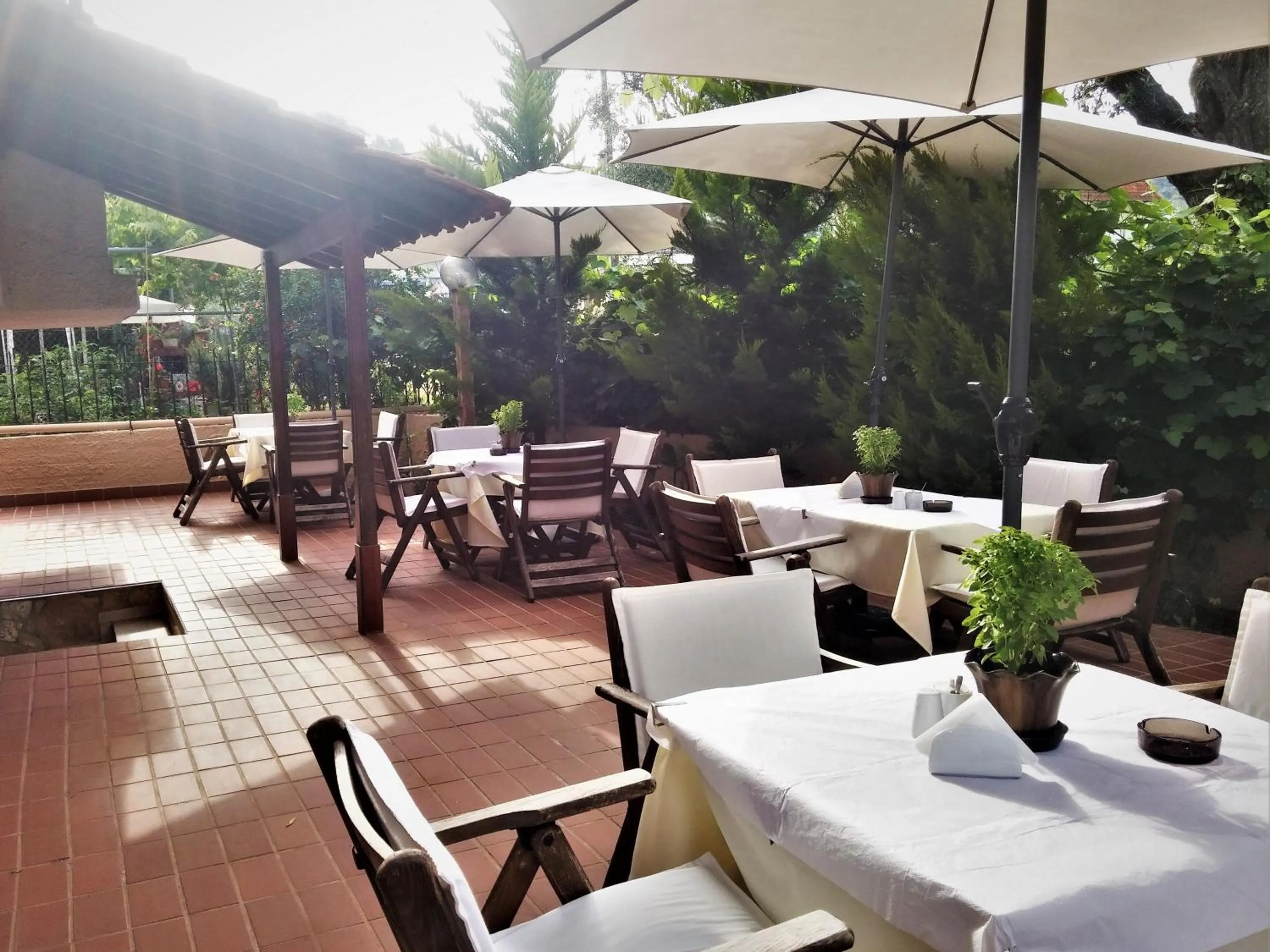 Patio in Vanta Hotel
