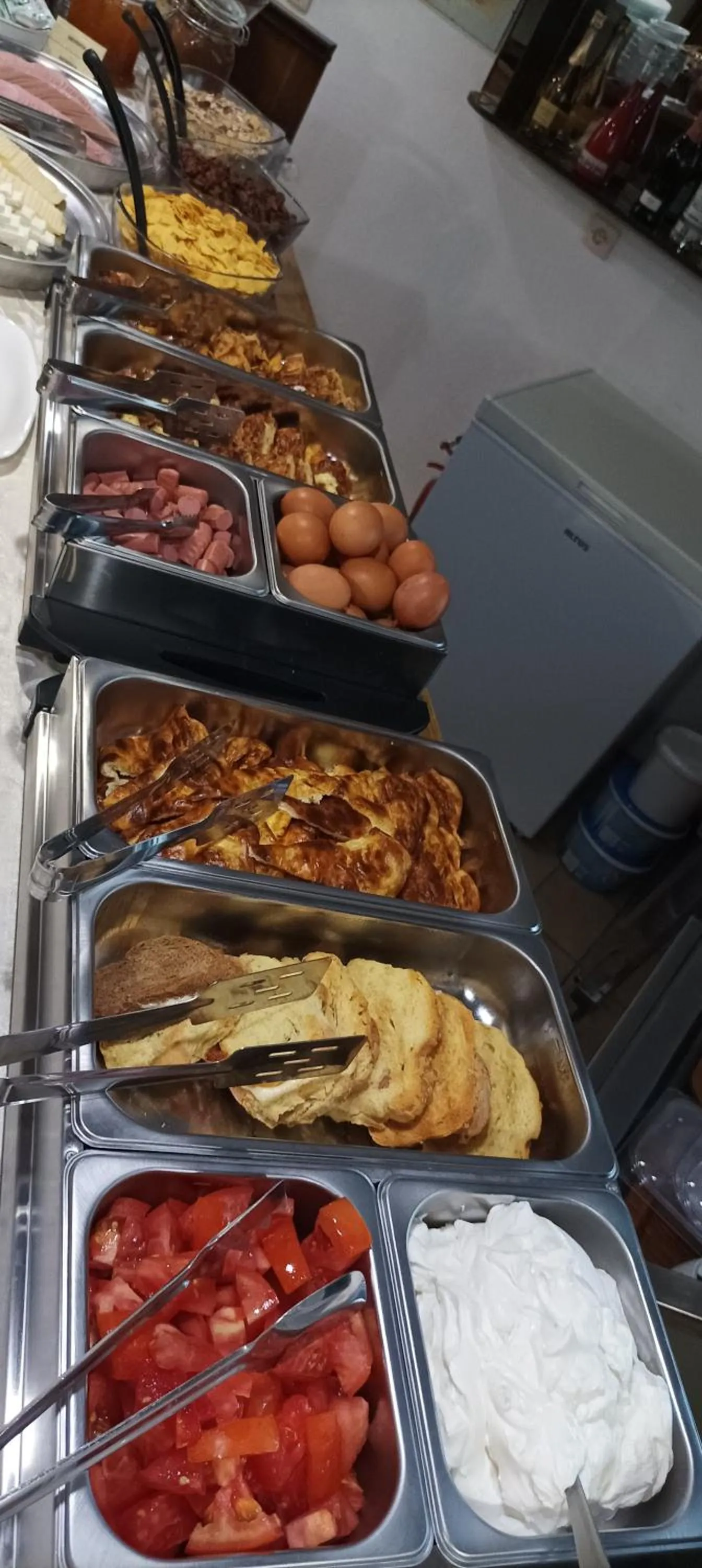 Buffet breakfast in Vanta Hotel