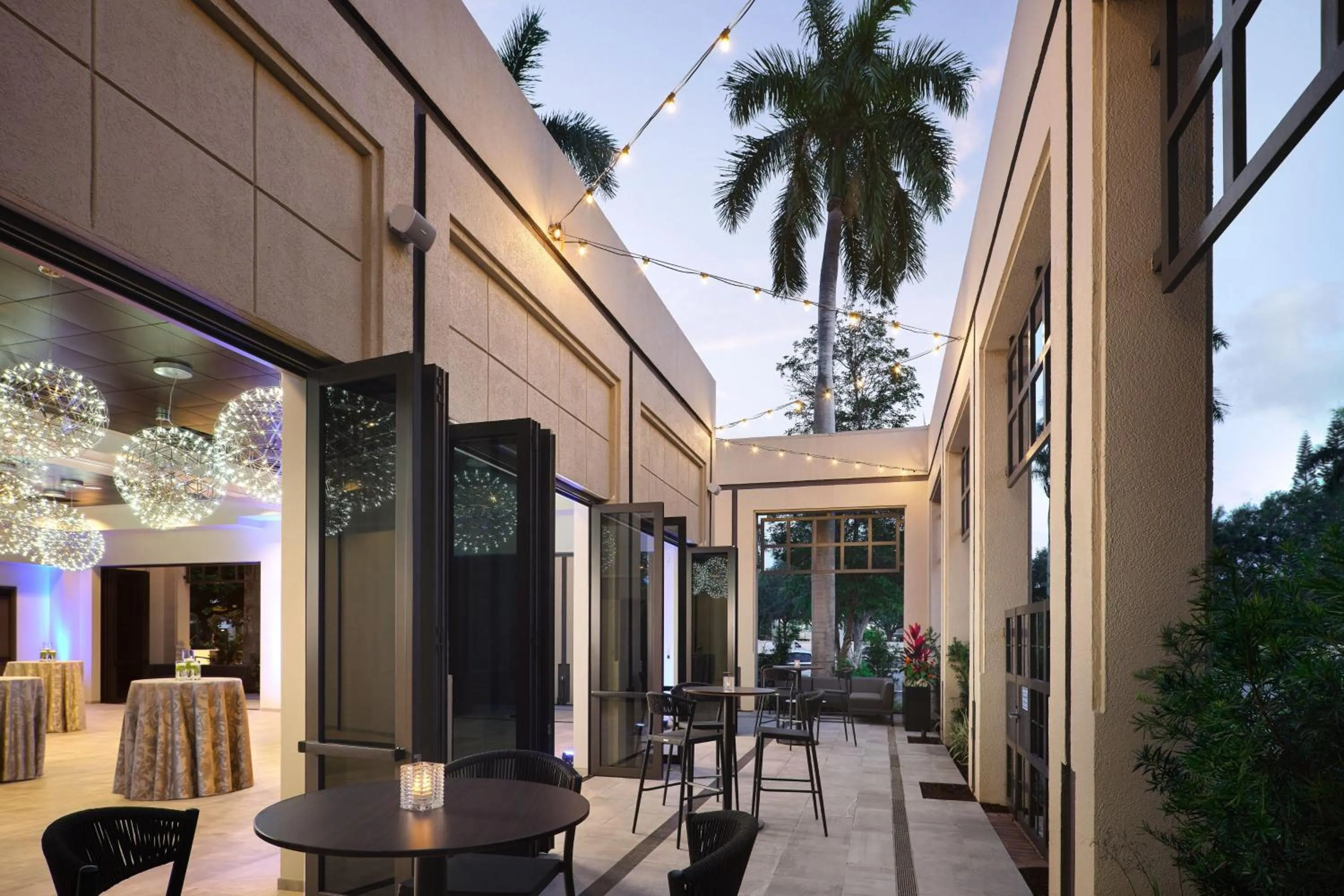 Lobby or reception in Boca Raton Marriott at Boca Center