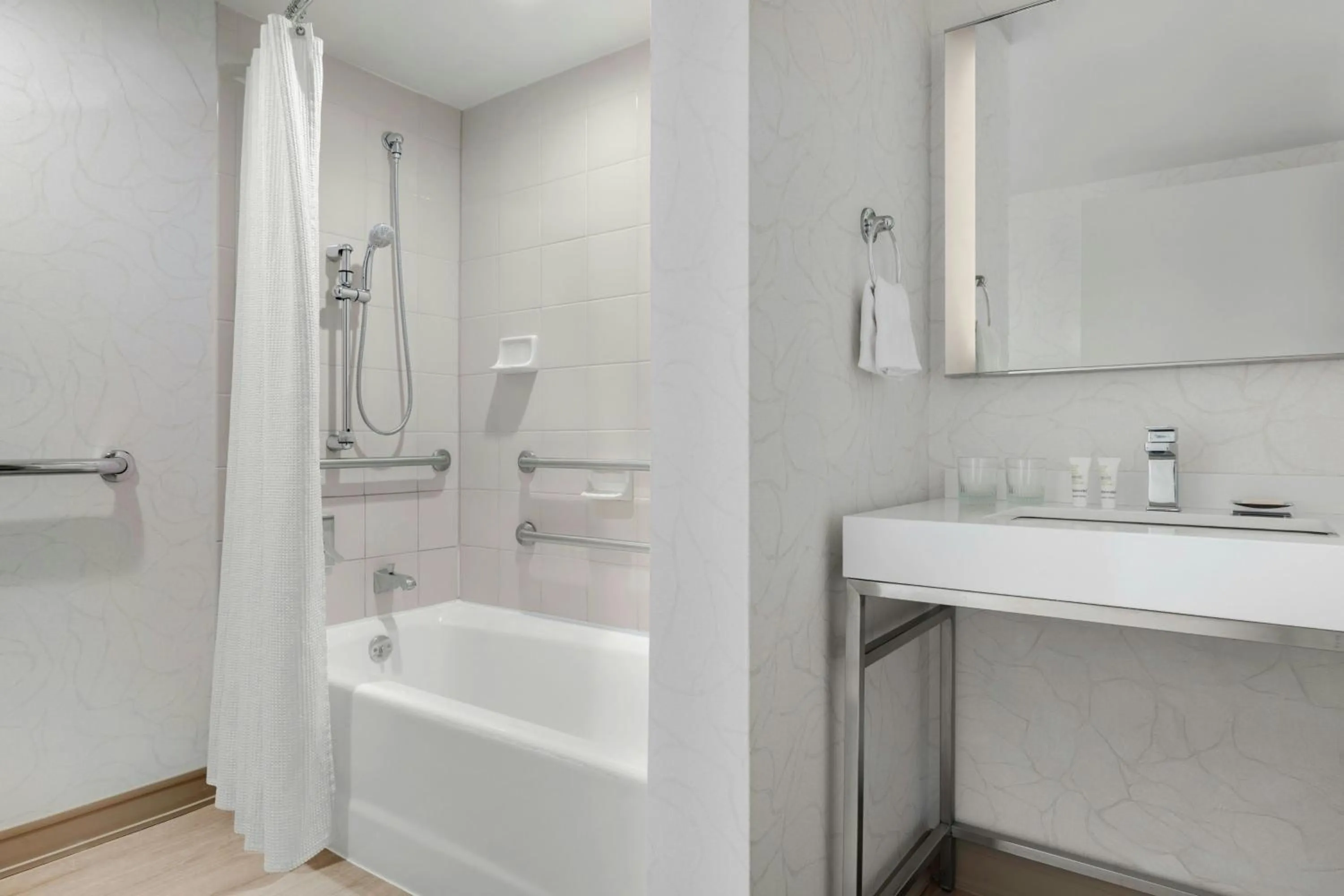 Bathroom in Boca Raton Marriott at Boca Center