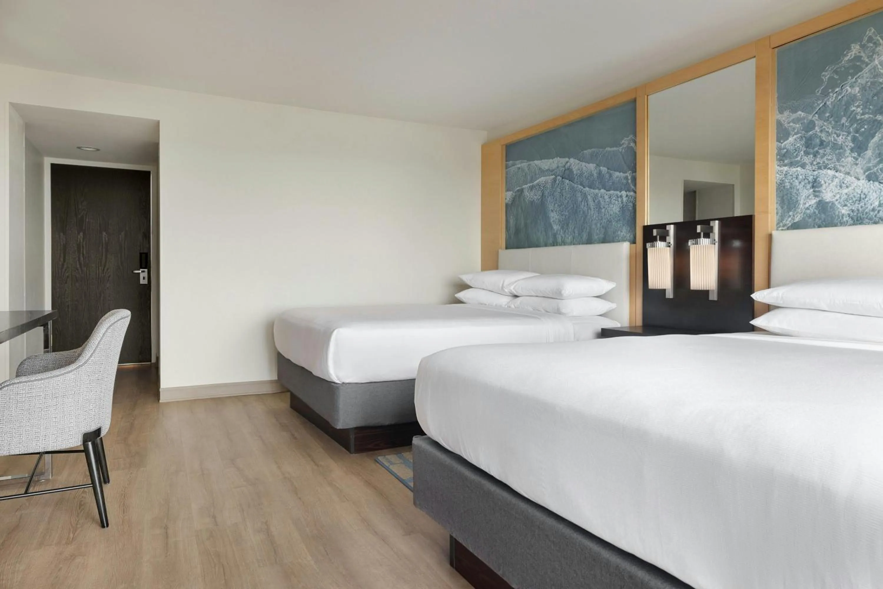 Photo of the whole room, Bed in Boca Raton Marriott at Boca Center