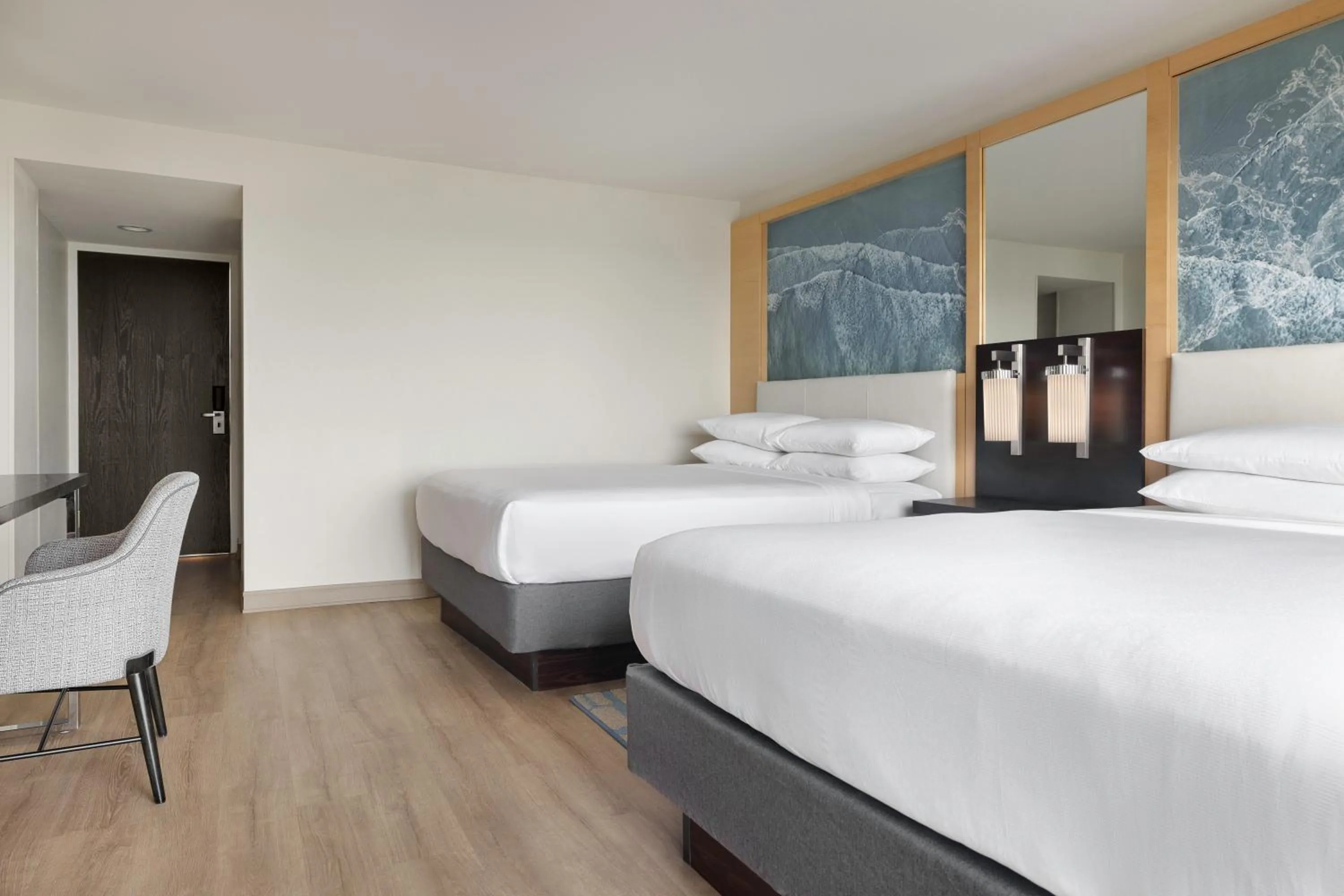 Bedroom, Bed in Boca Raton Marriott at Boca Center