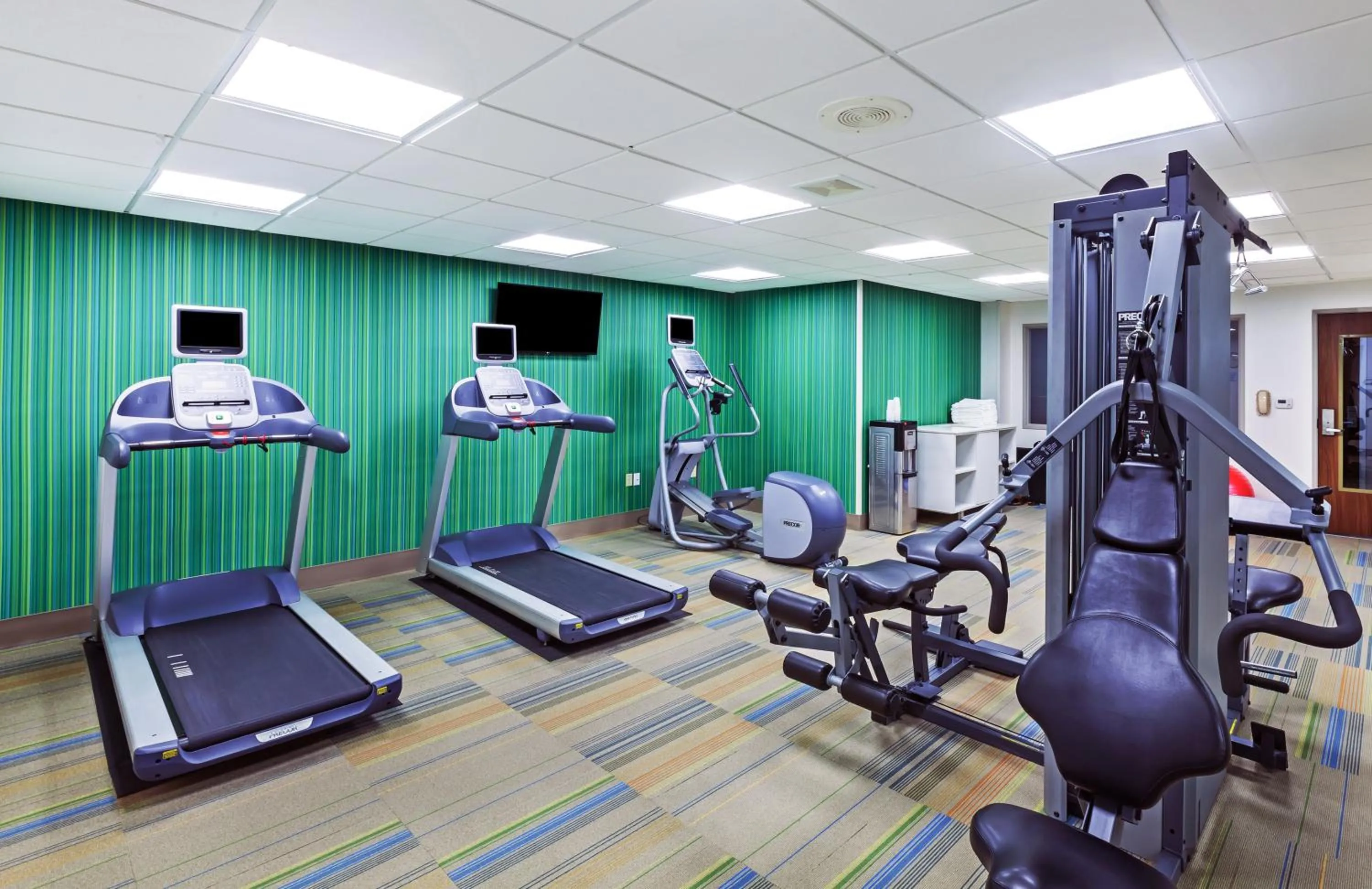 Fitness centre/facilities in Holiday Inn Express Hotel & Suites Dallas Lewisville by IHG