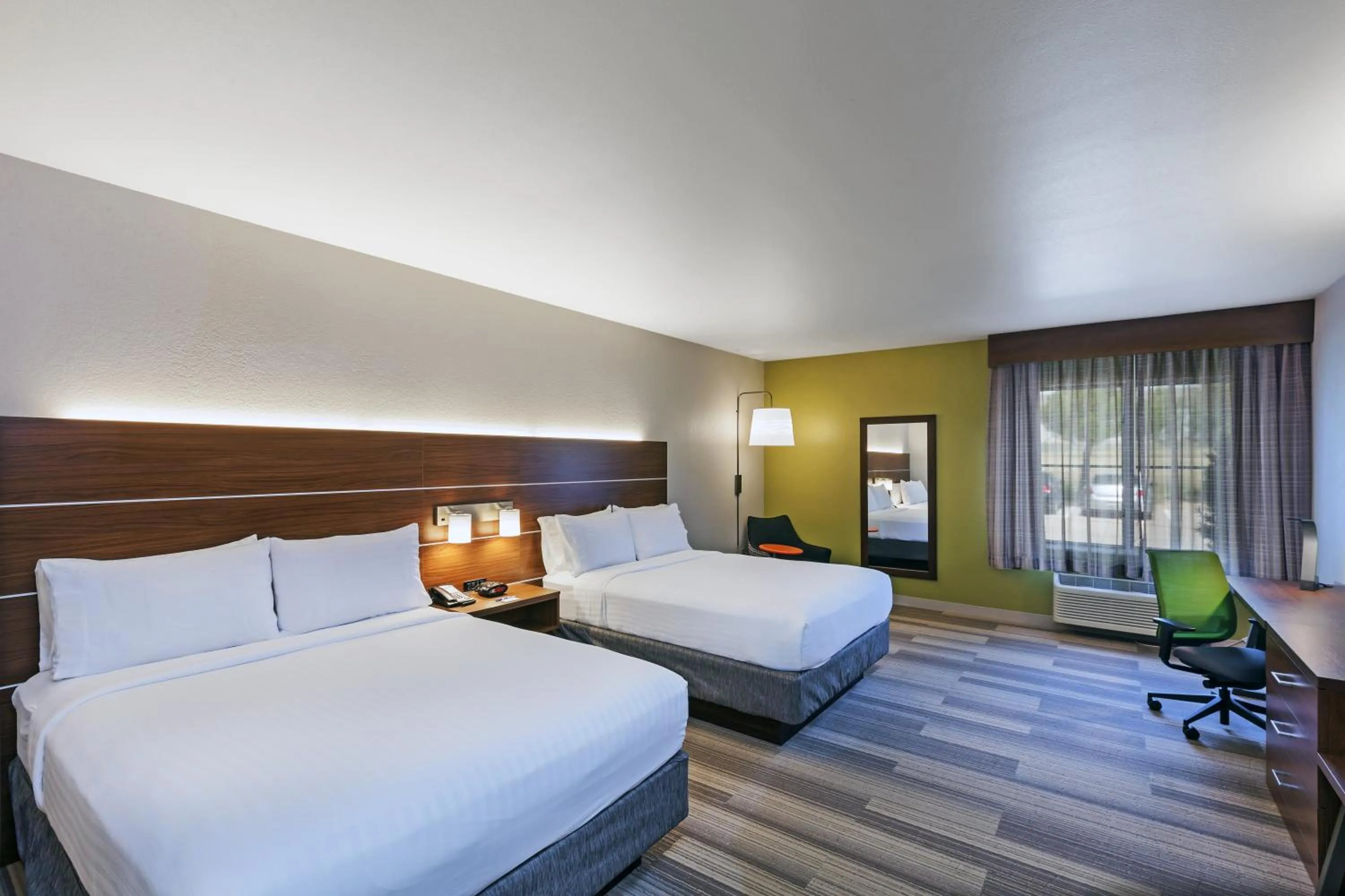 Photo of the whole room, Bed in Holiday Inn Express Hotel & Suites Dallas Lewisville by IHG