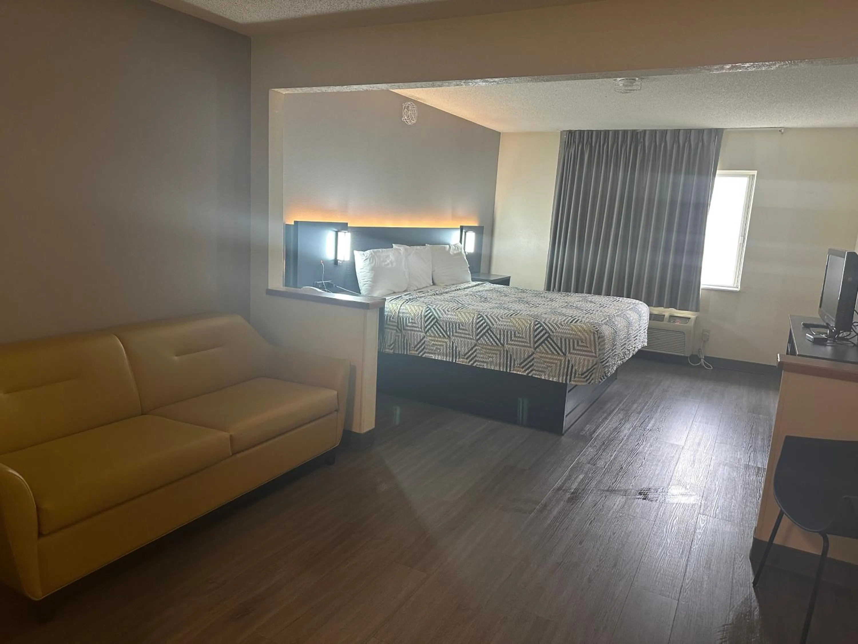 Bed in Motel 6-Anderson, IN