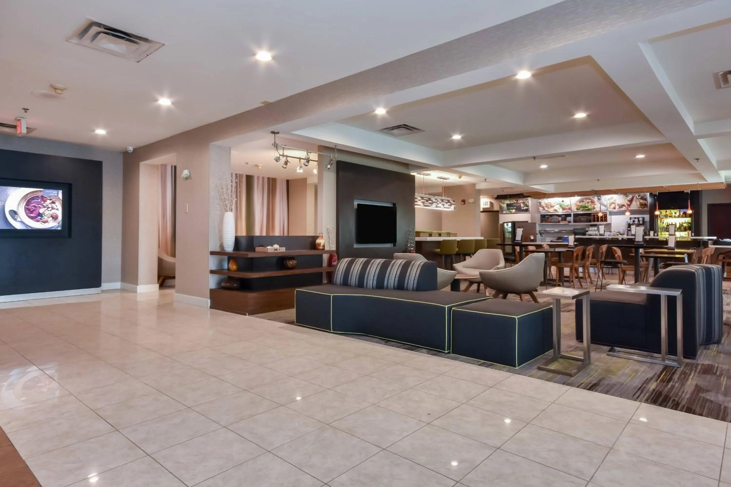 Lobby or reception in Courtyard by Marriott Charlotte Lake Norman