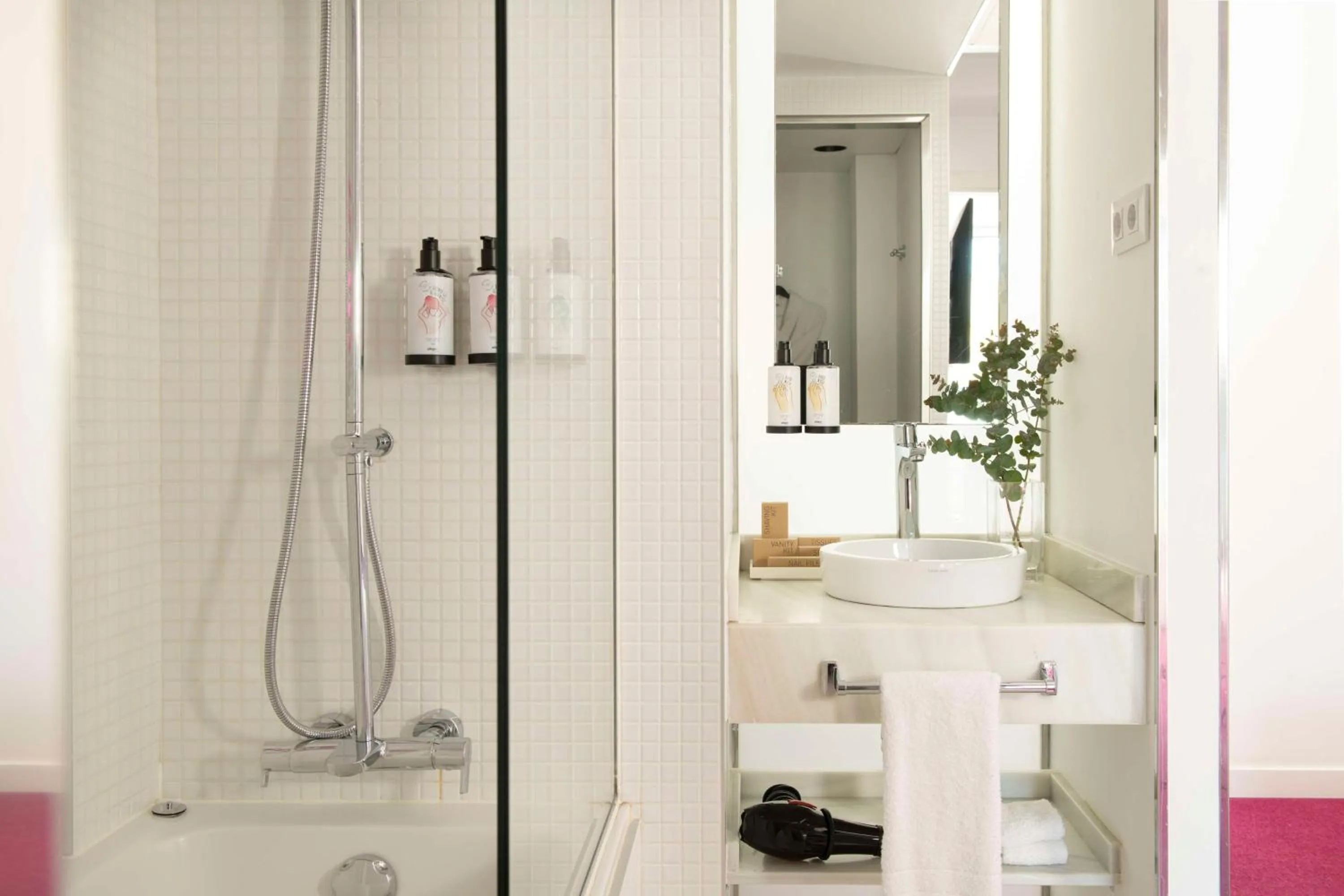 Bathroom in Allegro Barcelona