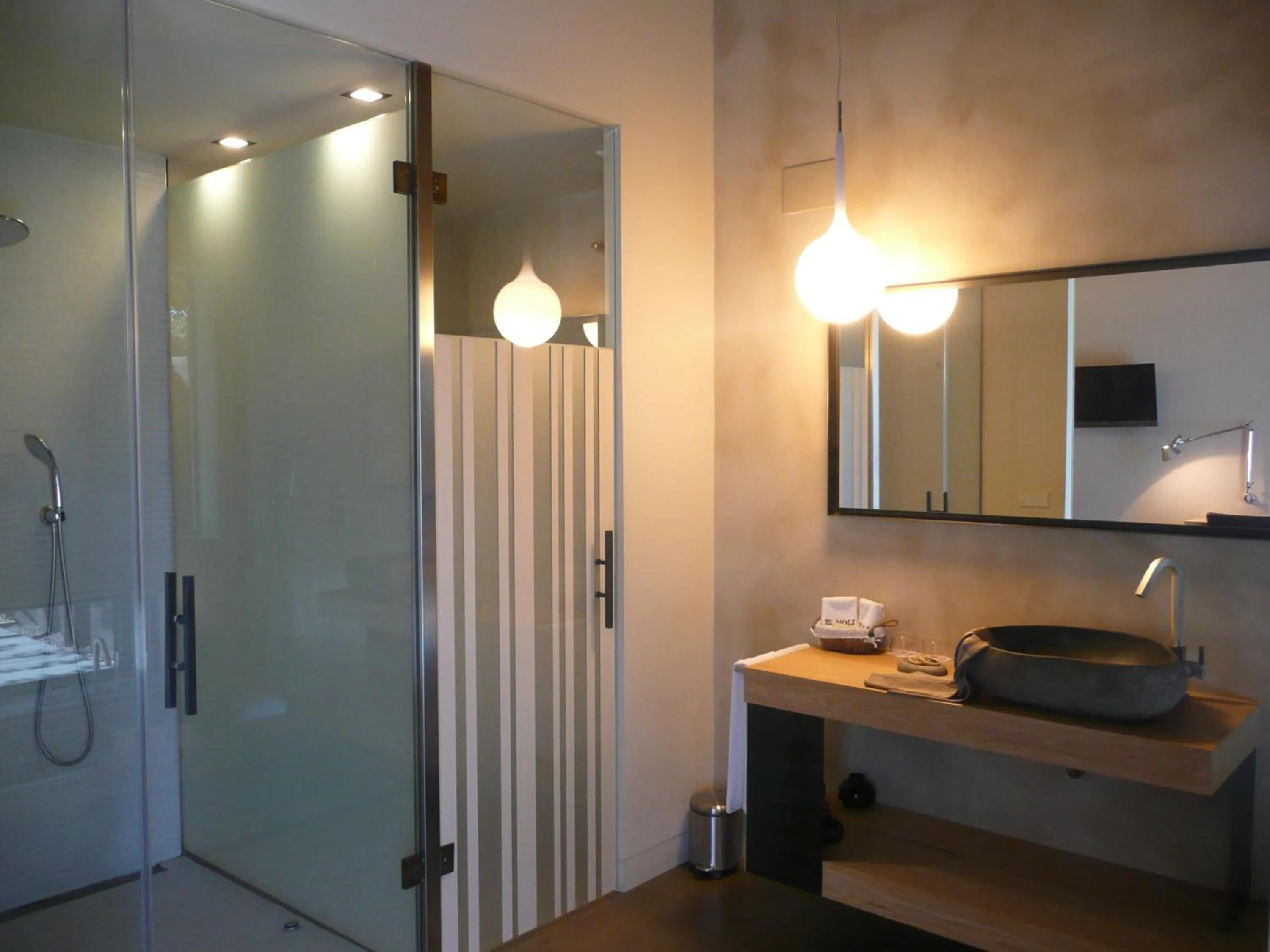 Bathroom in Hotel El Molí