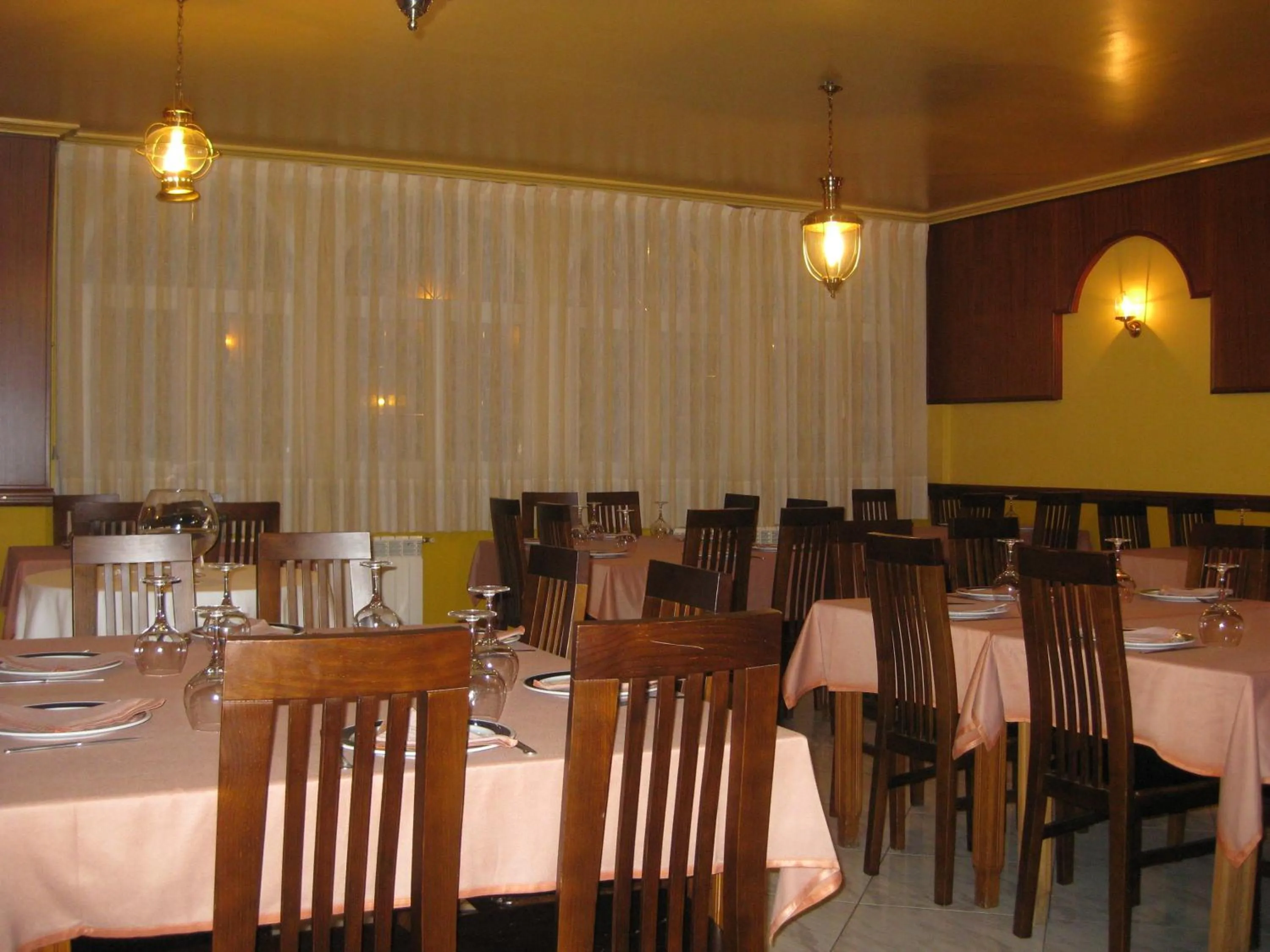 Restaurant/places to eat in Hotel Ramos