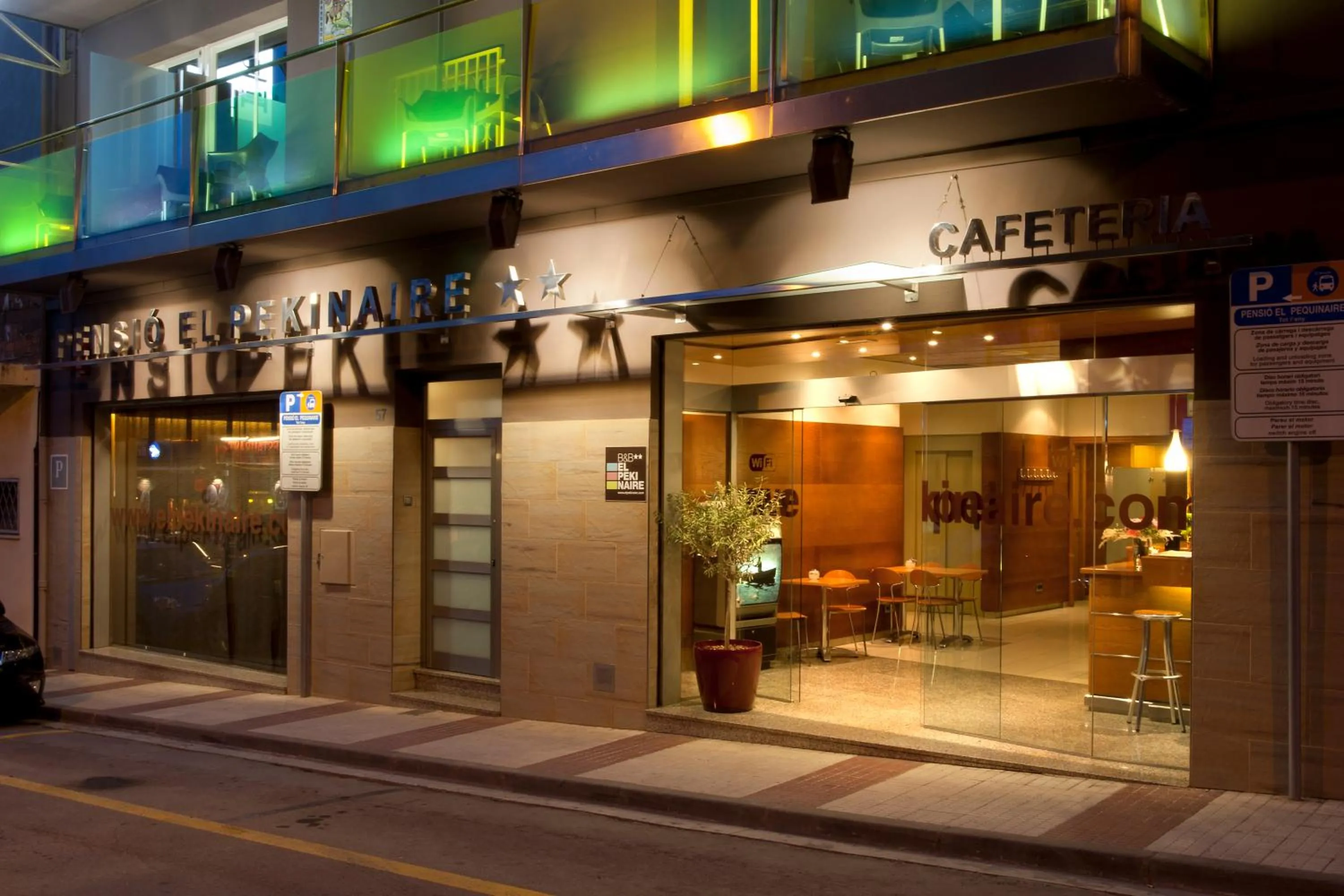 Facade/entrance in Bed and Breakfast El Pekinaire