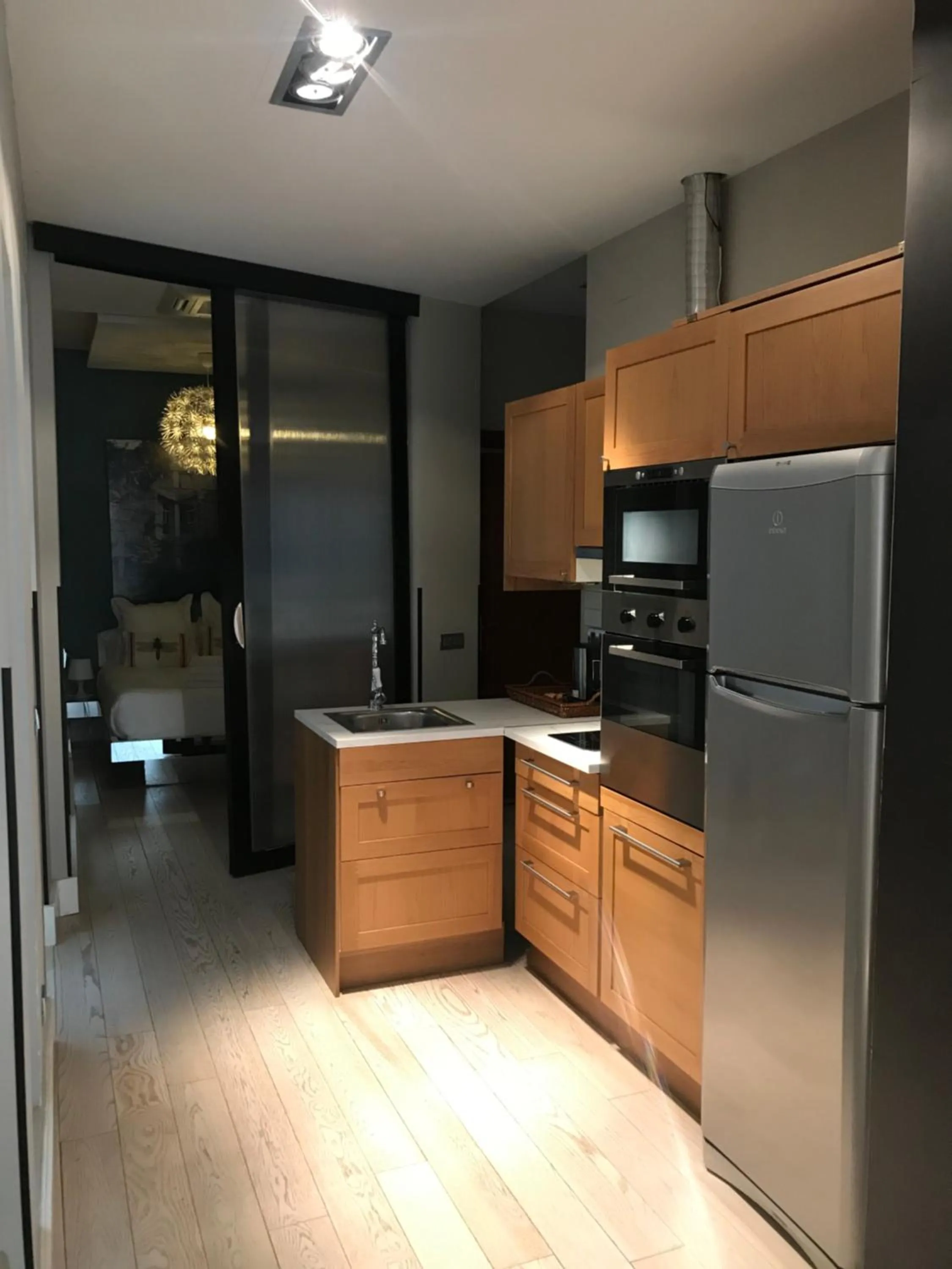 Kitchen or kitchenette in madrid central gran via Suites