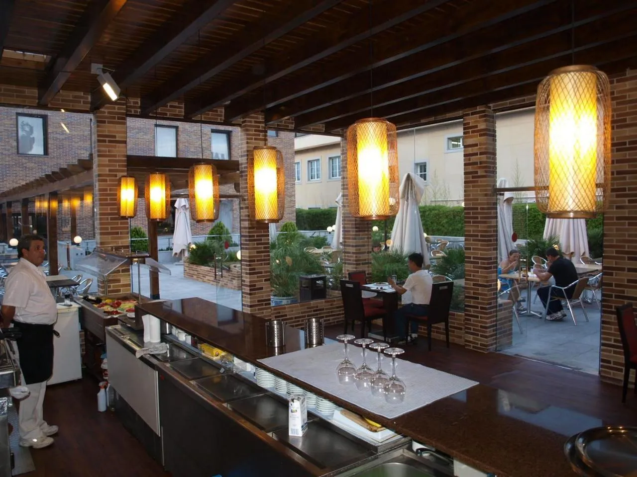 Restaurant/places to eat in Dinastia