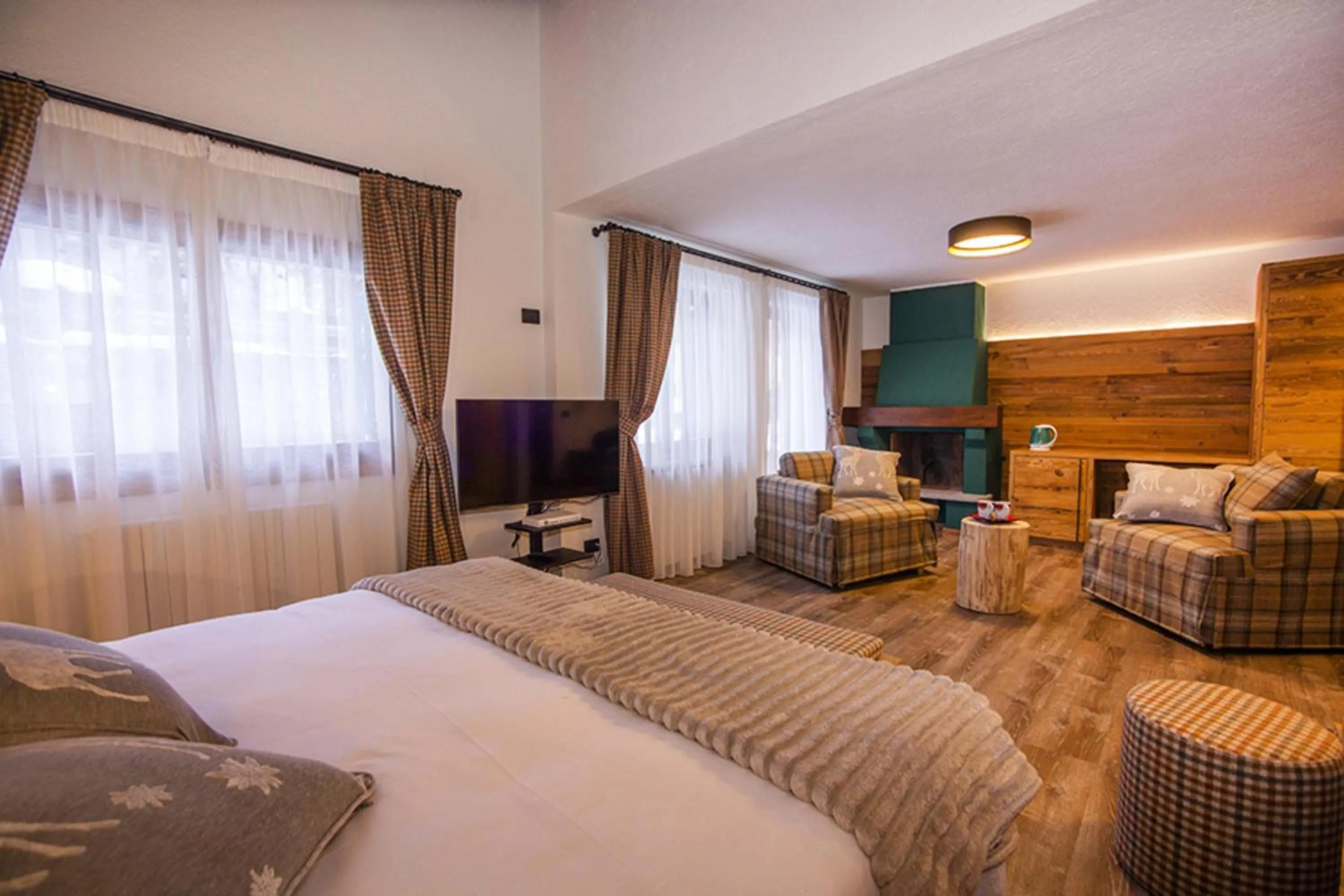 Photo of the whole room, Bed in Hotel Pilier D'Angle & Wellness