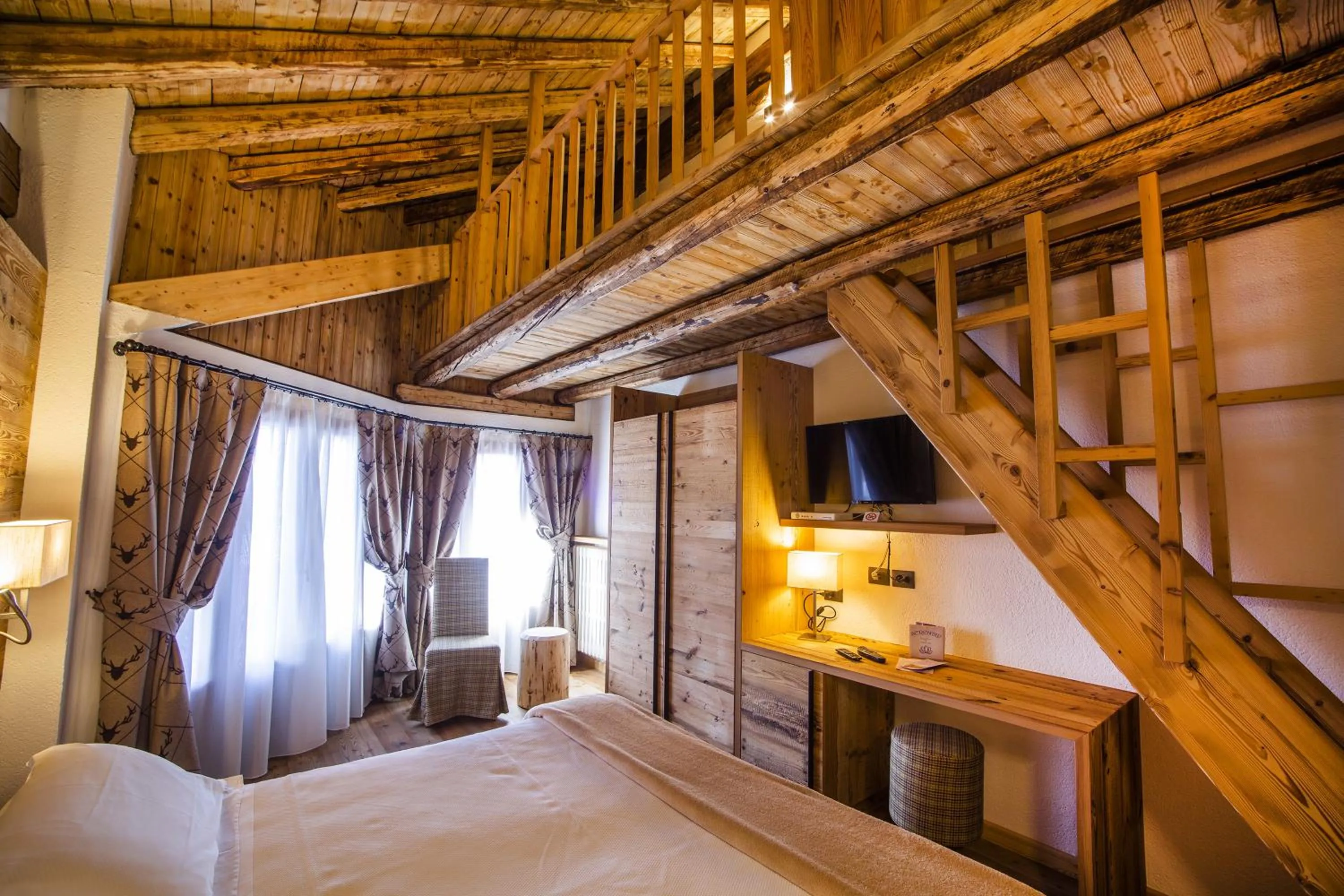 TV and multimedia, Bed in Hotel Pilier D'Angle & Wellness