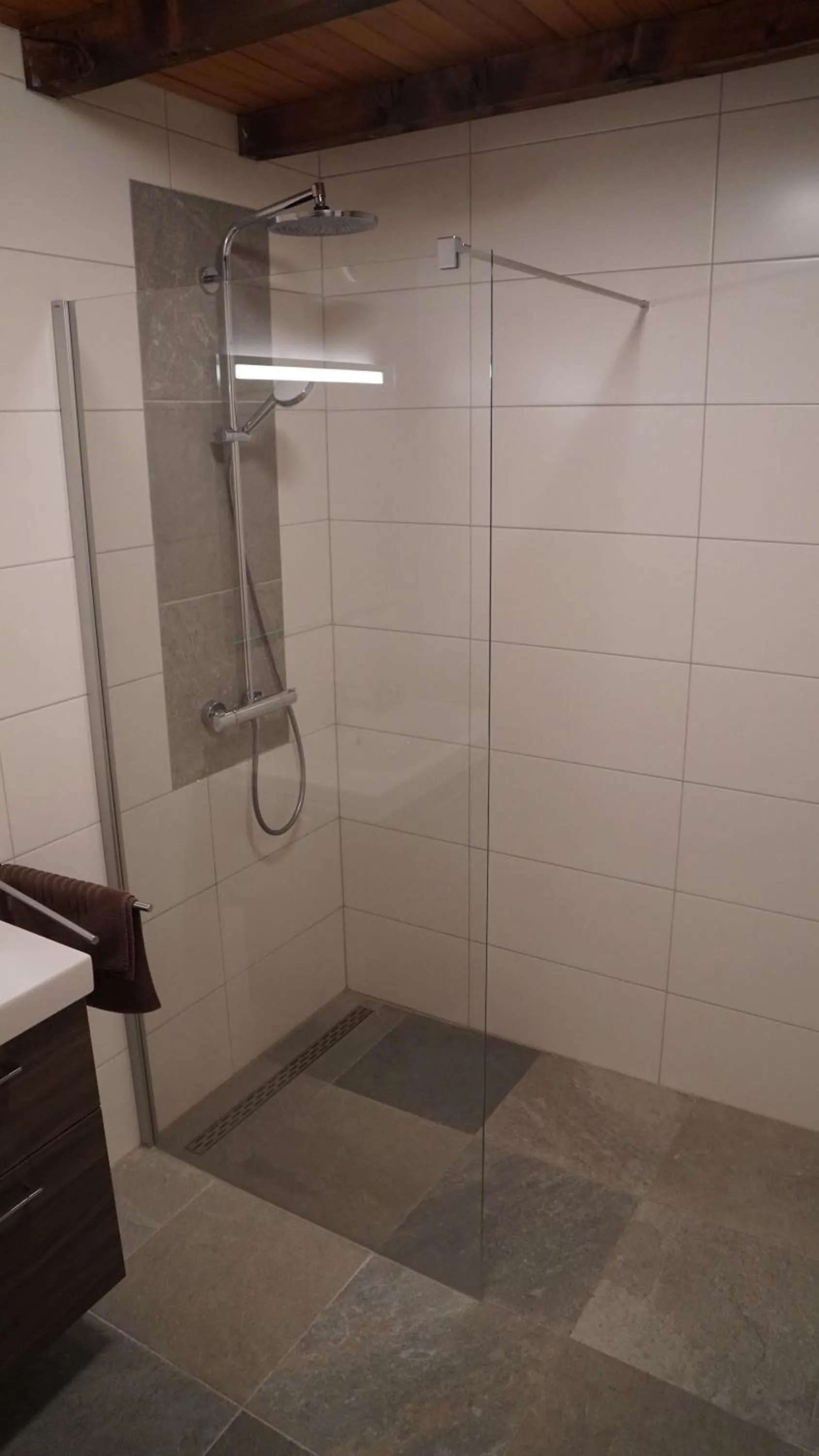 Shower in Esprit Montagne