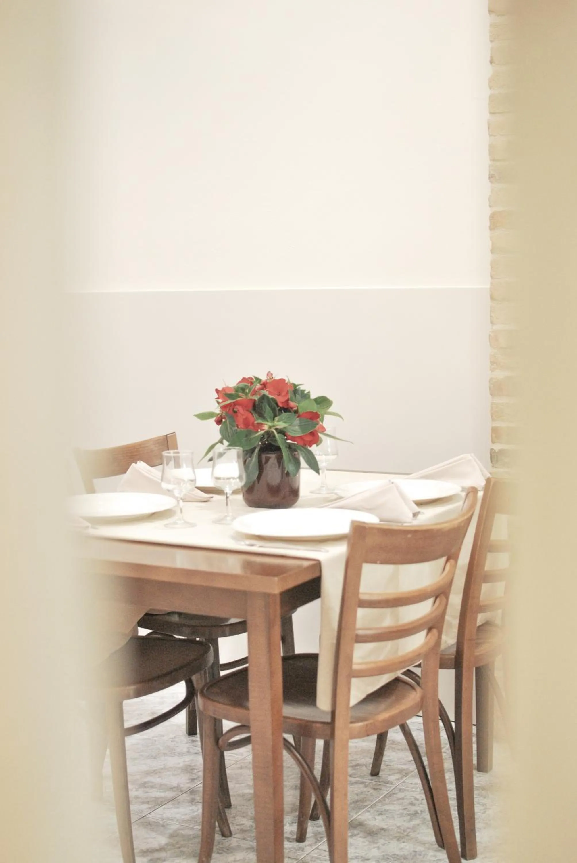 Restaurant/places to eat in Fonda Mitjà