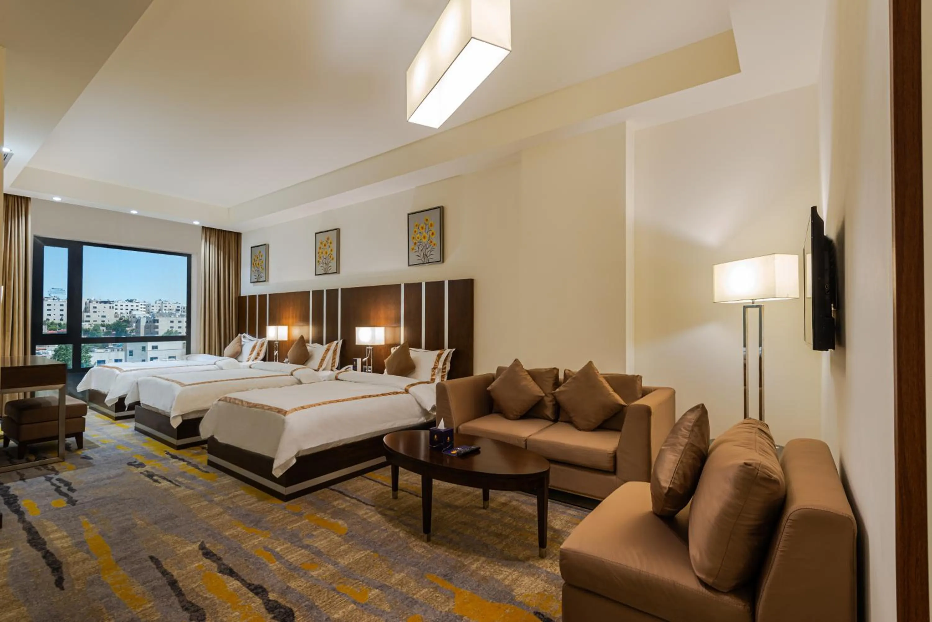 Bed in Sulaf Luxury Hotel