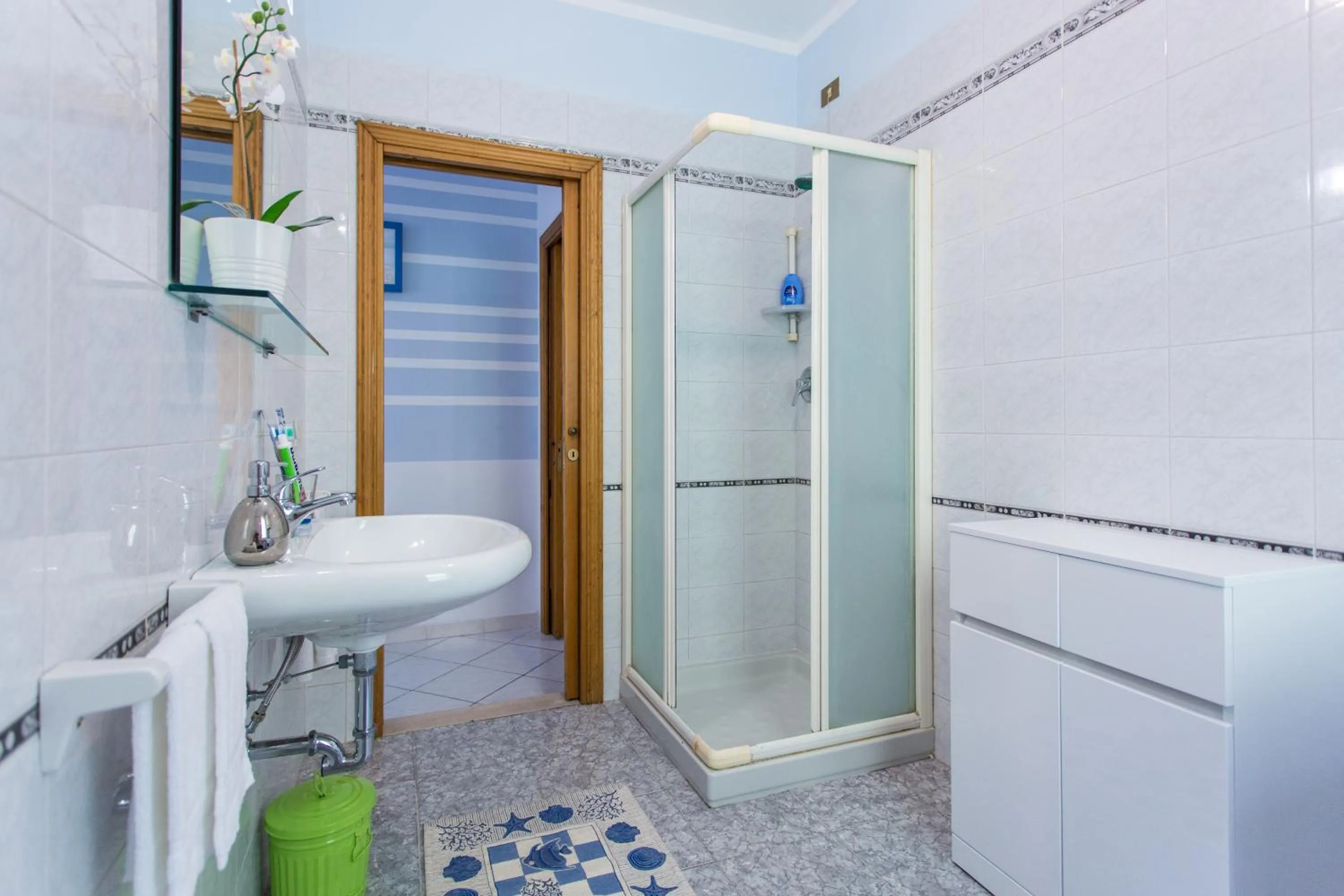 Shower in Residence Kimba