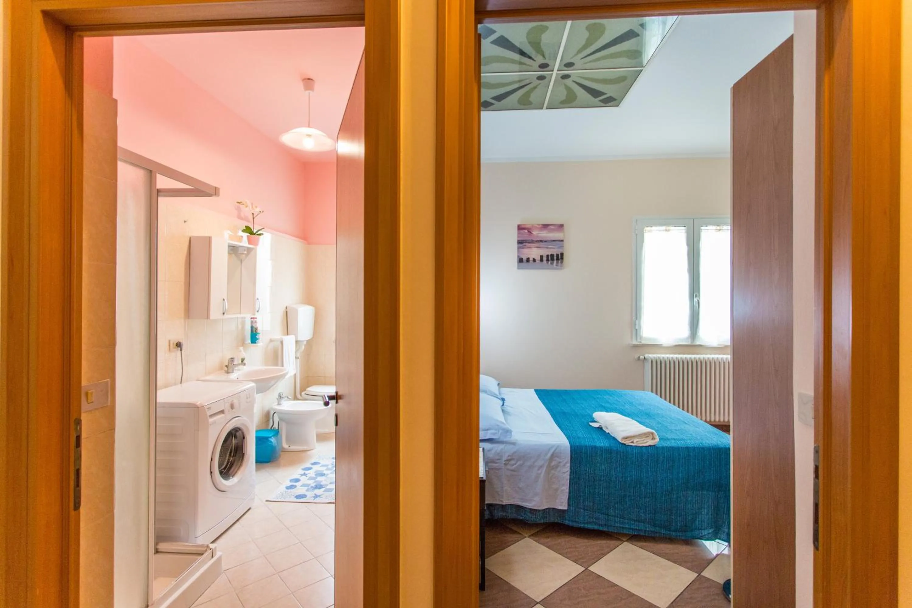 washing machine, Bed in Residence Kimba