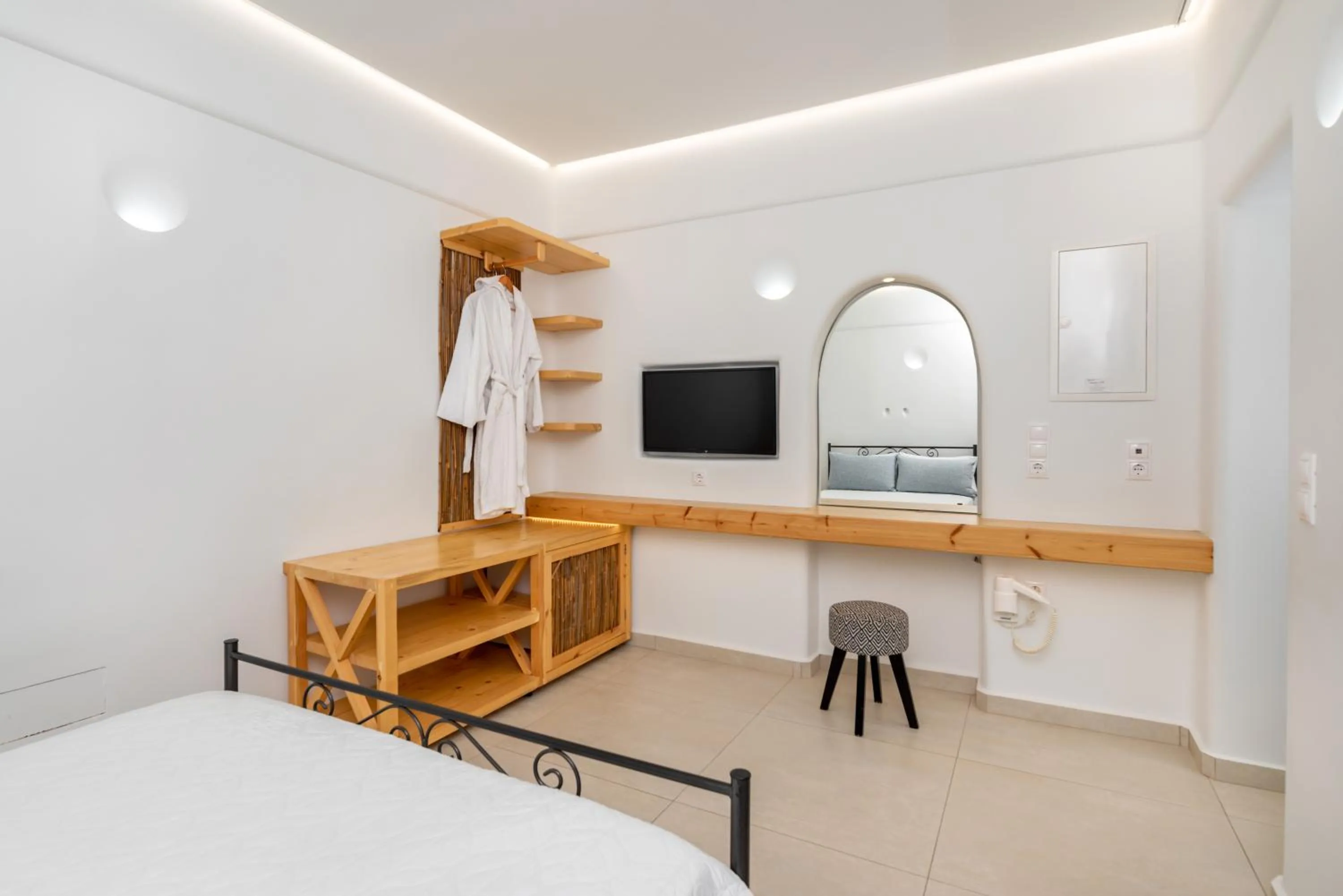 Hotel Thira