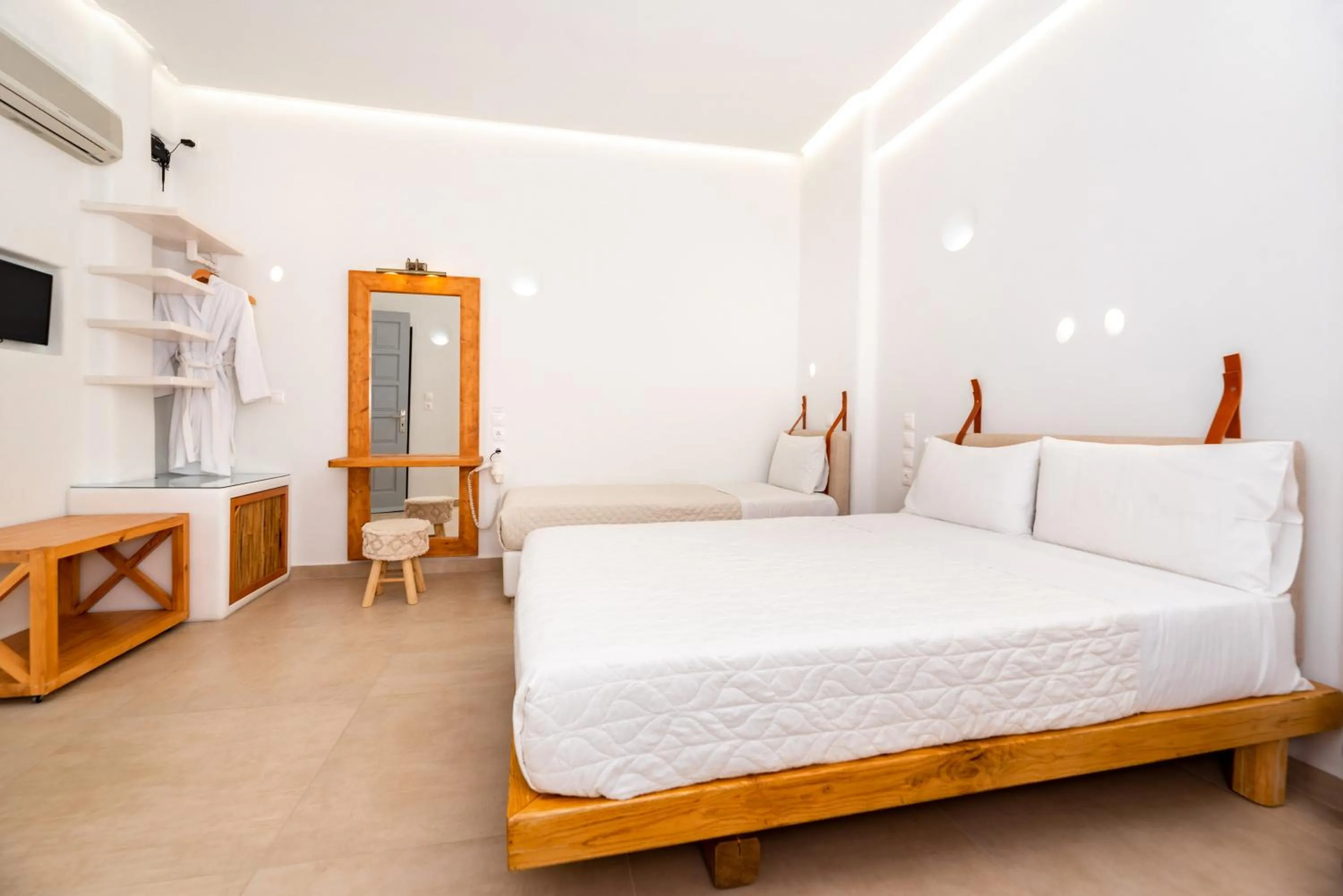 Bedroom in Hotel Thira