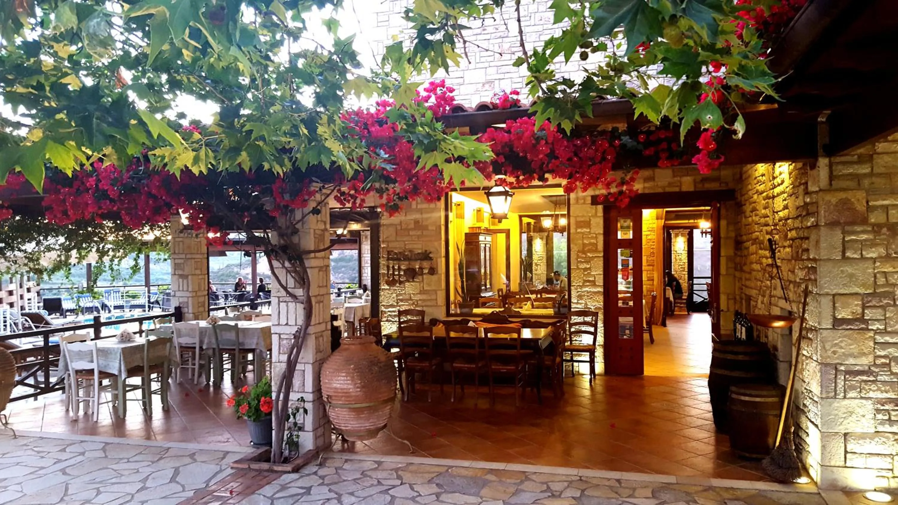 Restaurant/places to eat in Bacchus