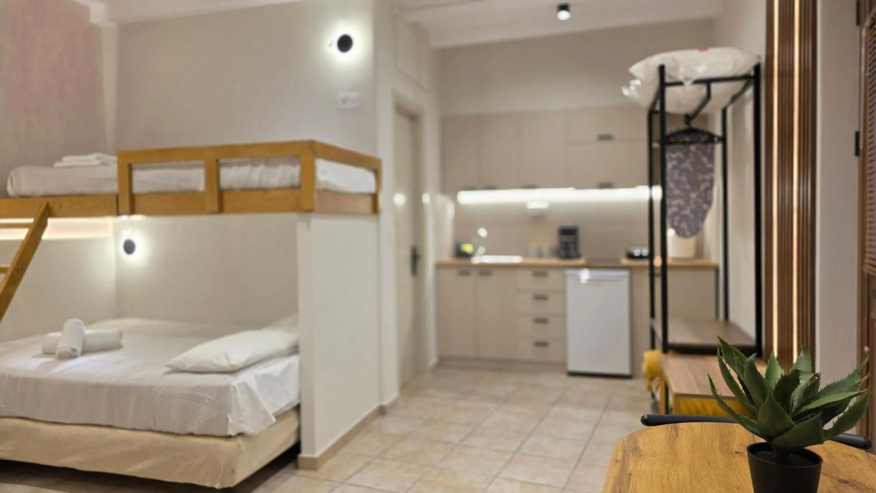 bunk bed, Bed in Bacchus